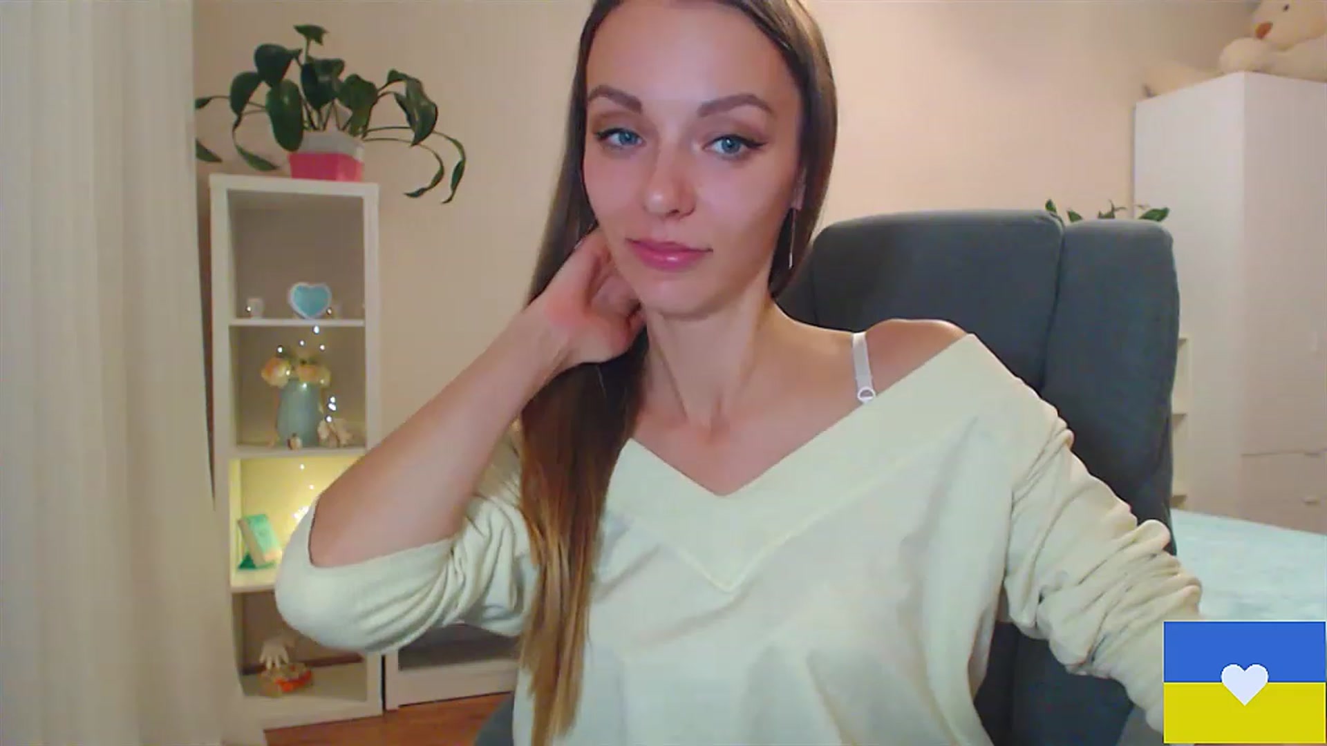 Gallery image thumbnail from Divine_Phenix's myfreecams stream on, 11/20/2022, 15:15 image 20 of 20