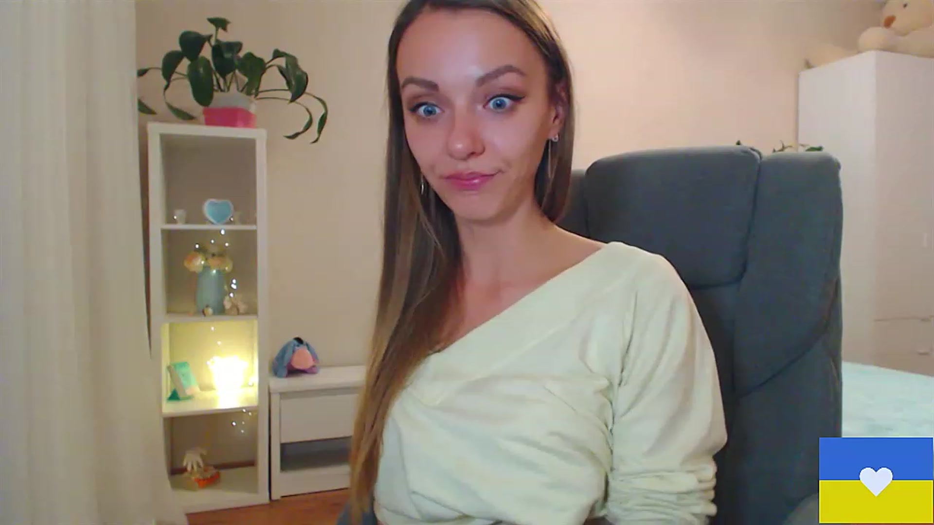 Gallery image thumbnail from Divine_Phenix's myfreecams stream on, 11/20/2022, 15:15 image 13 of 20