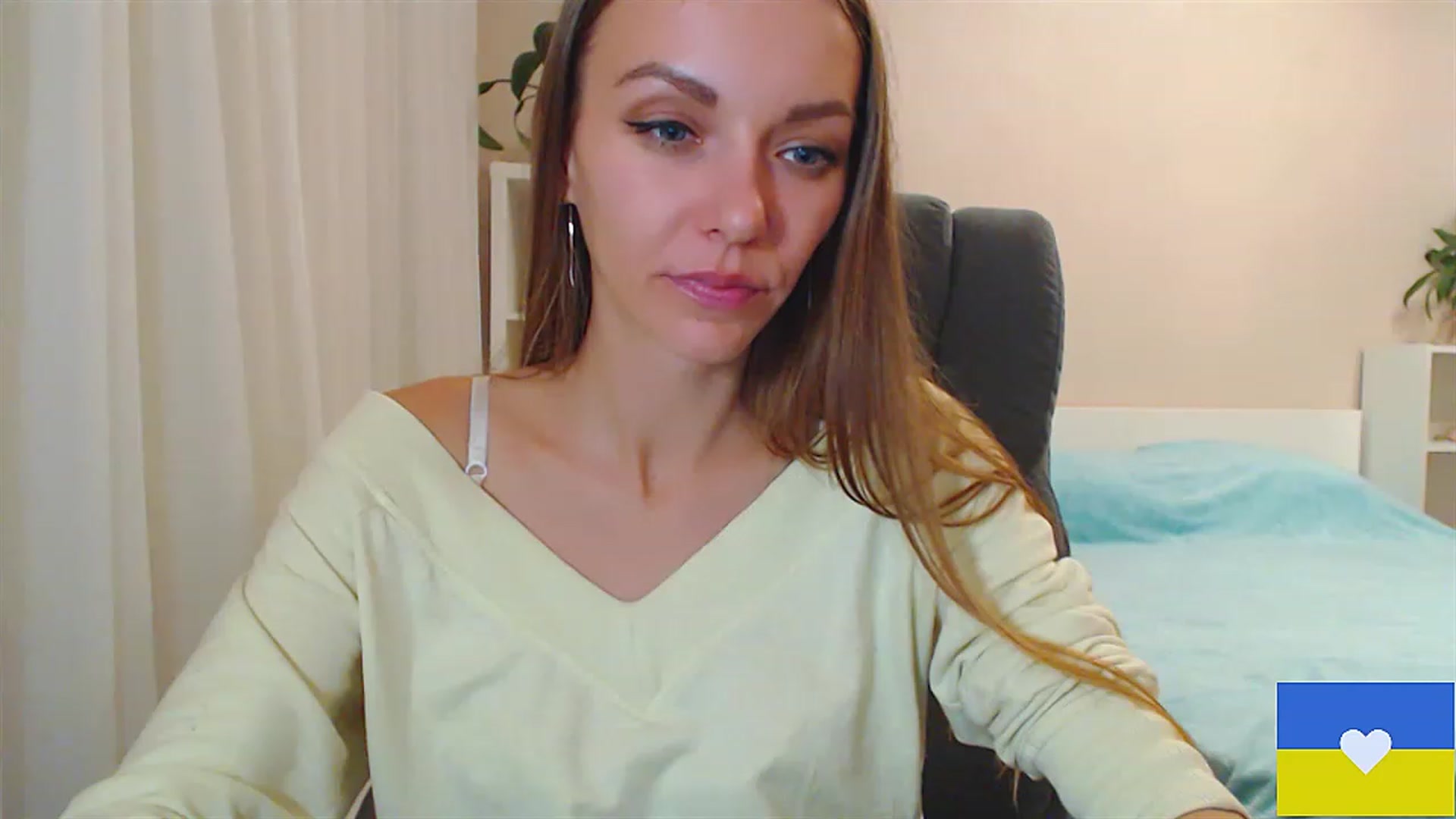 Gallery image thumbnail from Divine_Phenix's myfreecams stream on, 11/20/2022, 17:25 image 18 of 20