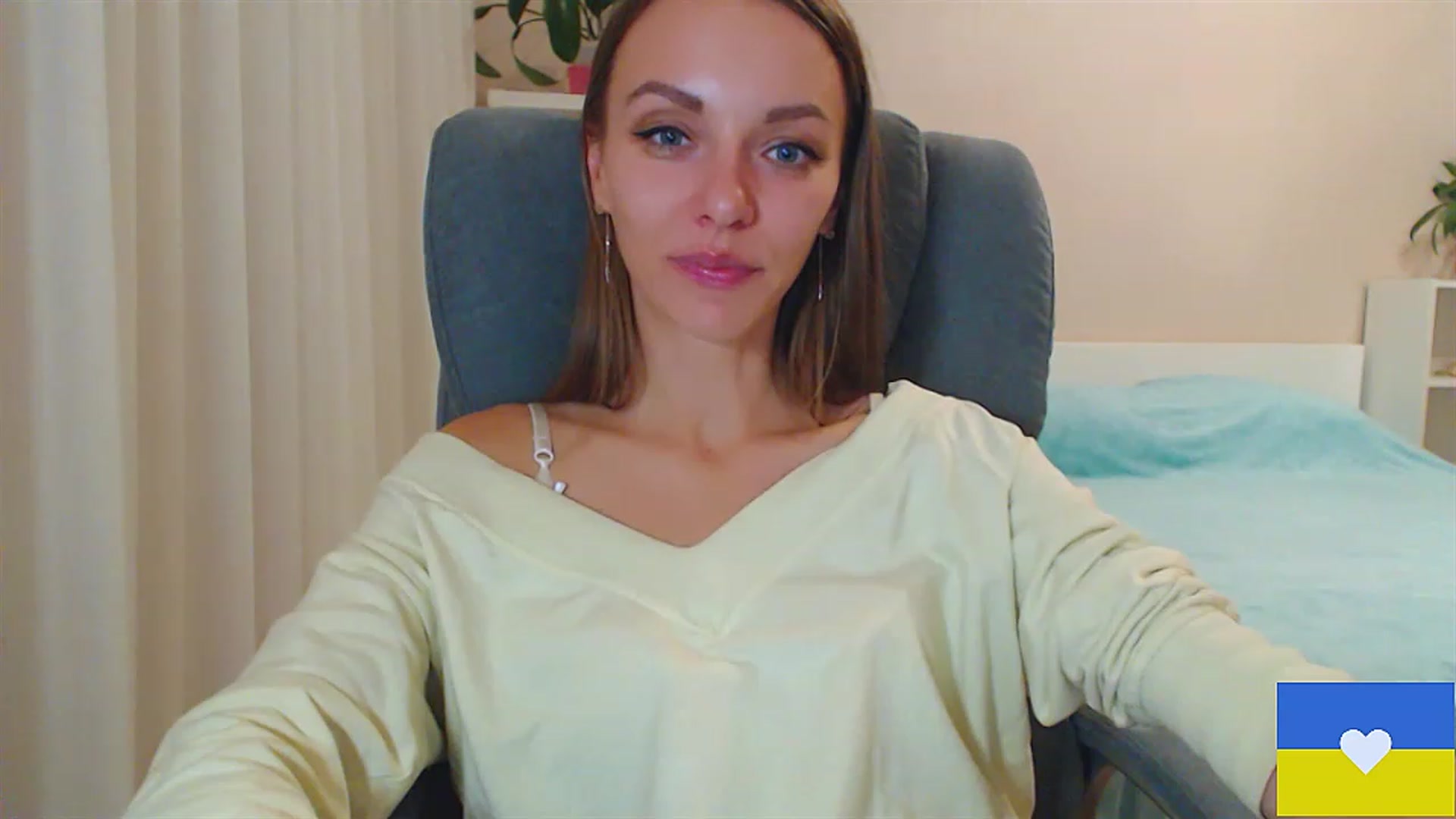 Gallery image thumbnail from Divine_Phenix's myfreecams stream on, 11/20/2022, 17:25 image 6 of 20
