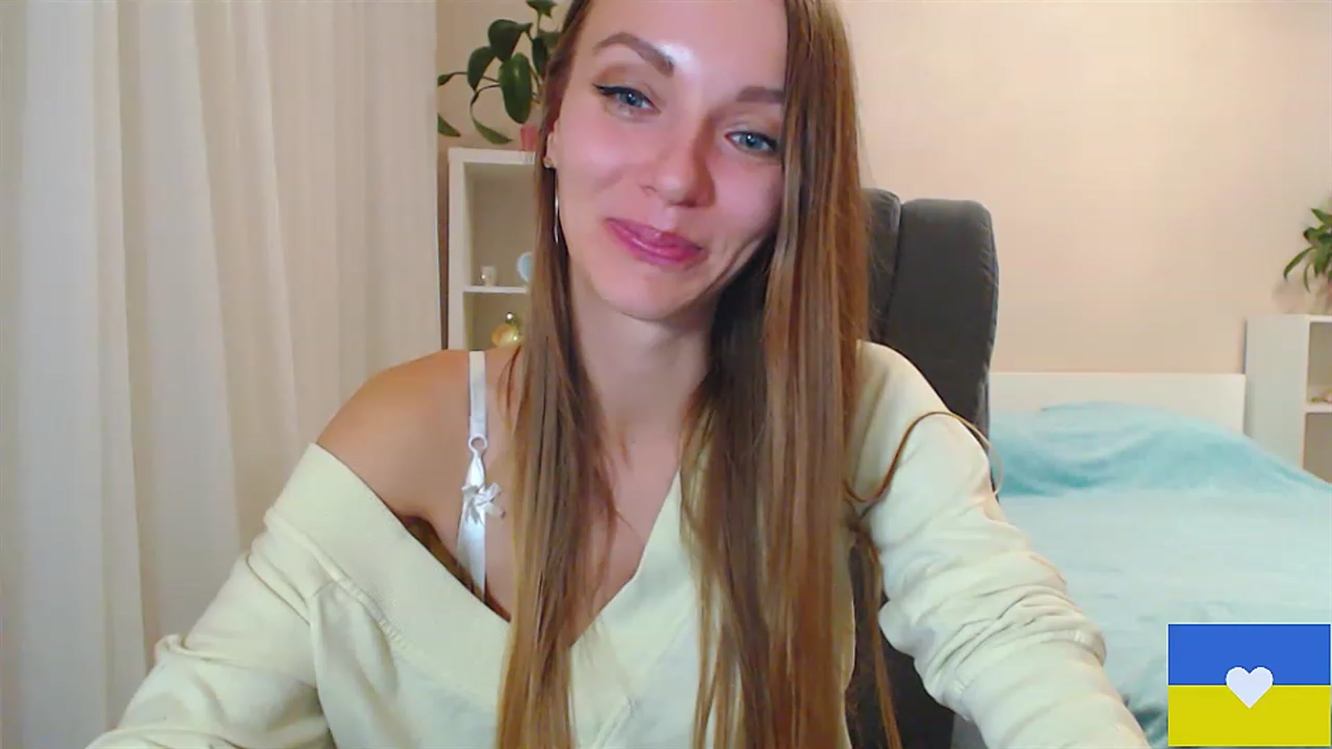 Gallery image thumbnail from Divine_Phenix's myfreecams stream on, 11/20/2022, 17:25 image 12 of 20