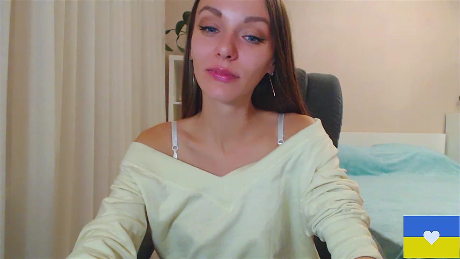 Gallery image thumbnail from Divine_Phenix's myfreecams stream on, 11/20/2022, 17:25 image 2 of 20
