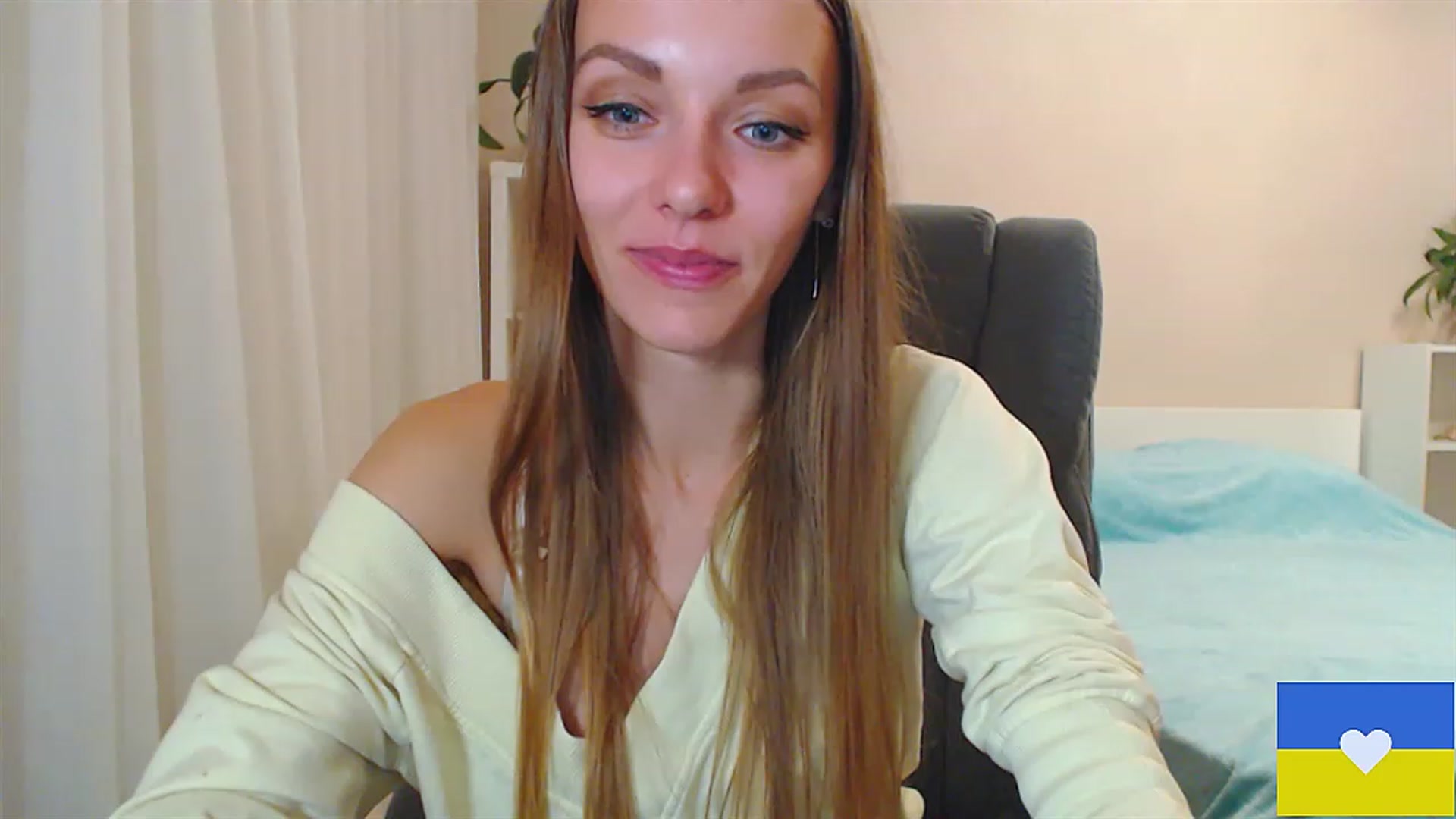 Gallery image thumbnail from Divine_Phenix's myfreecams stream on, 11/20/2022, 17:25 image 14 of 20