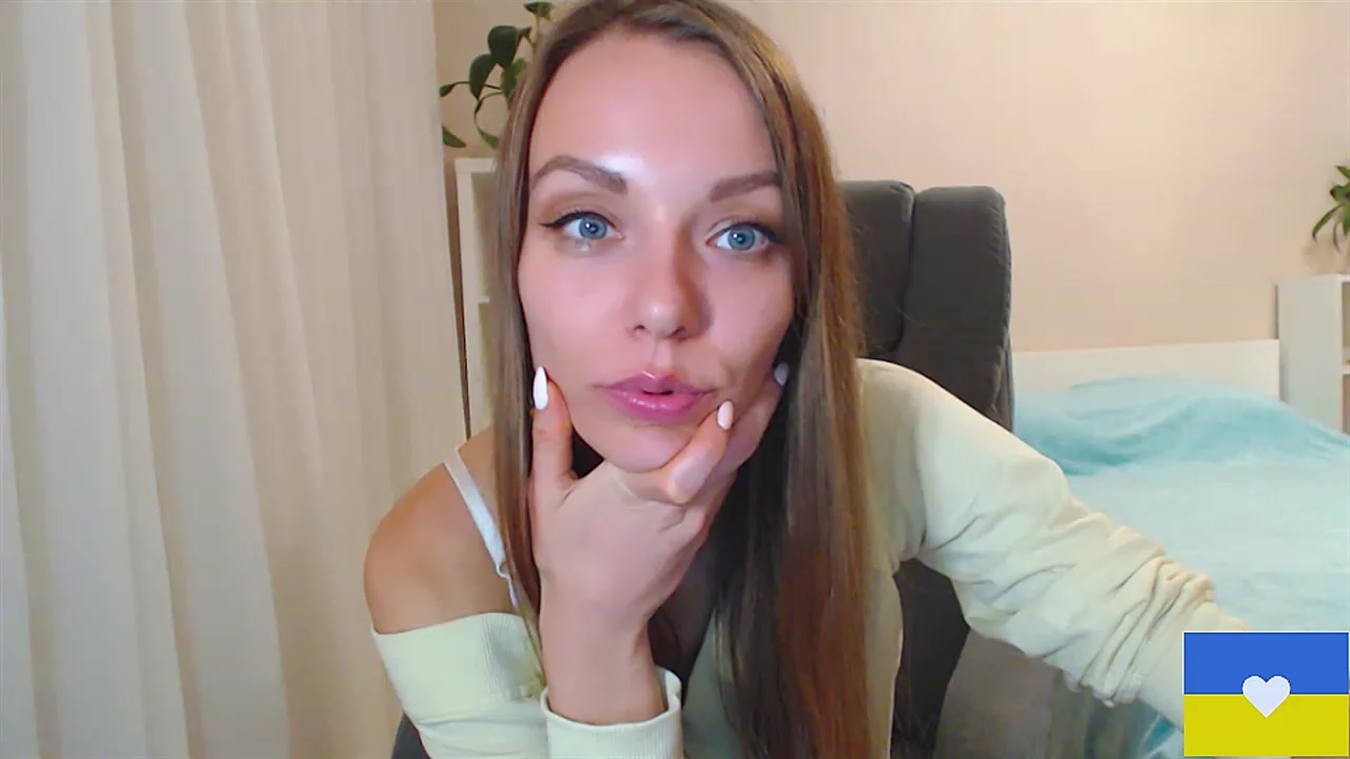Gallery image thumbnail from Divine_Phenix's myfreecams stream on, 11/20/2022, 17:25 image 10 of 20