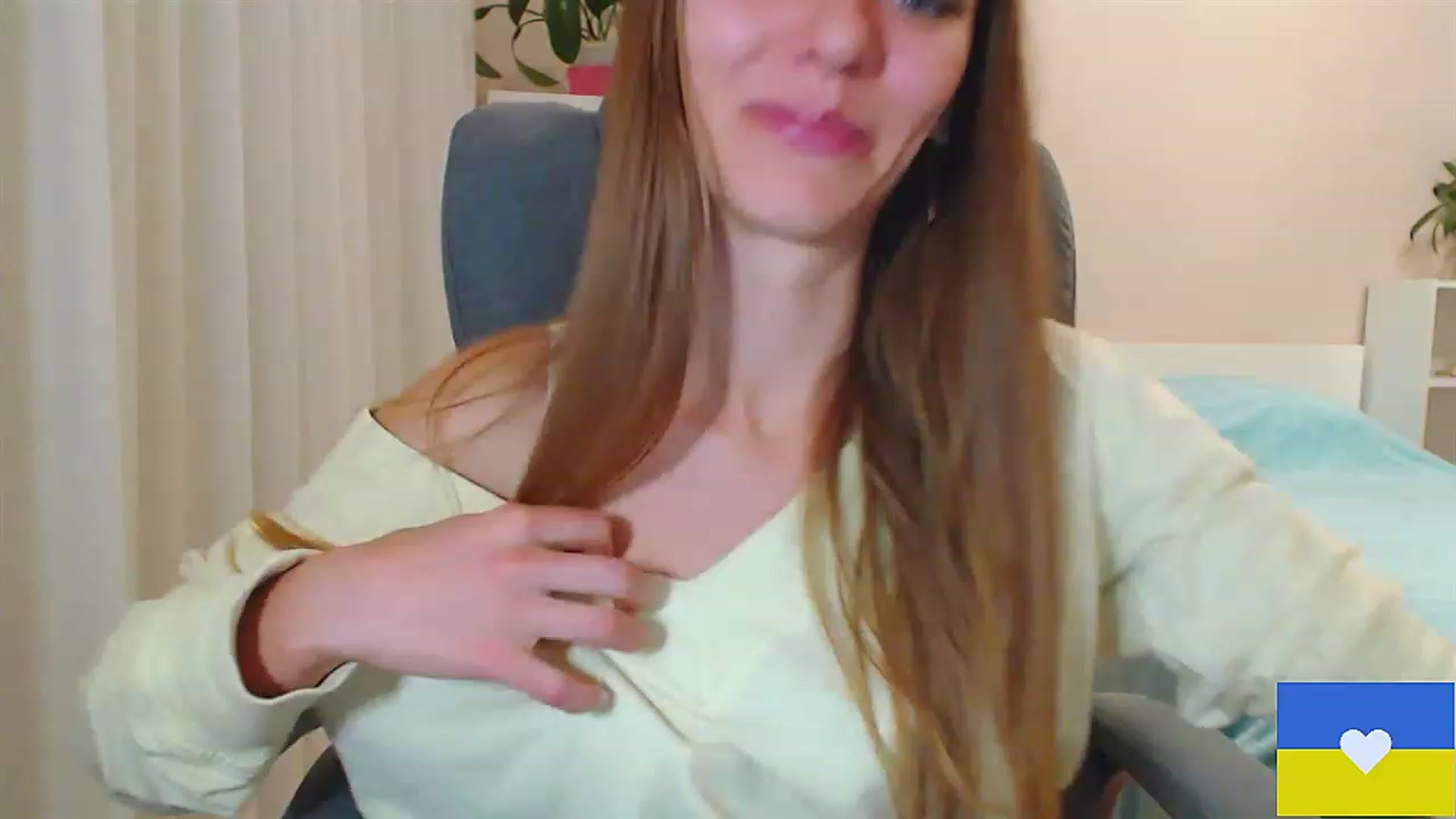 Gallery image thumbnail from Divine_Phenix's myfreecams stream on, 11/20/2022, 17:25 image 7 of 20
