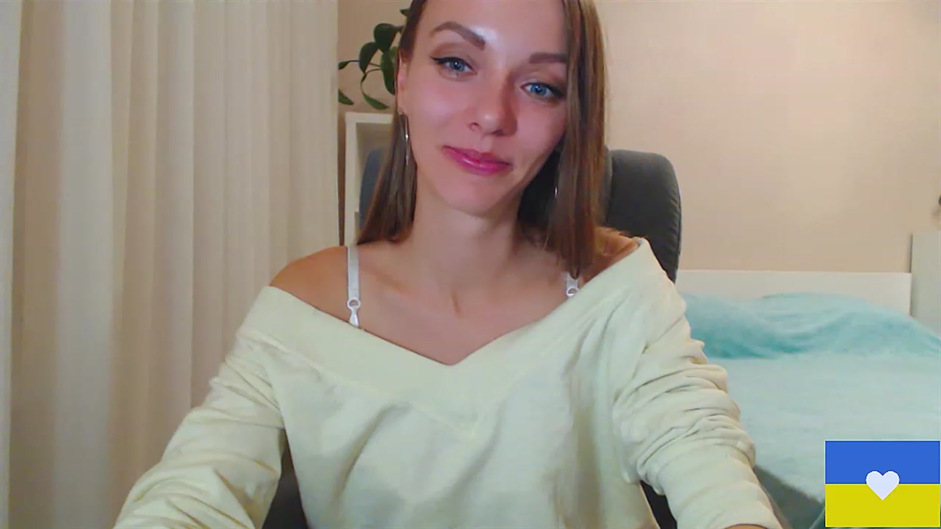 Gallery image thumbnail from Divine_Phenix's myfreecams stream on, 11/20/2022, 17:25 image 3 of 20