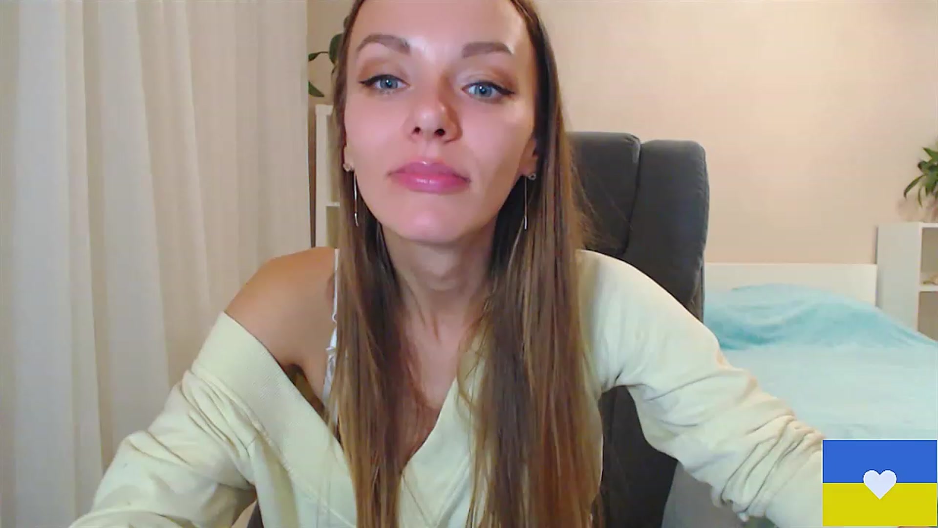 Gallery image thumbnail from Divine_Phenix's myfreecams stream on, 11/20/2022, 17:25 image 13 of 20
