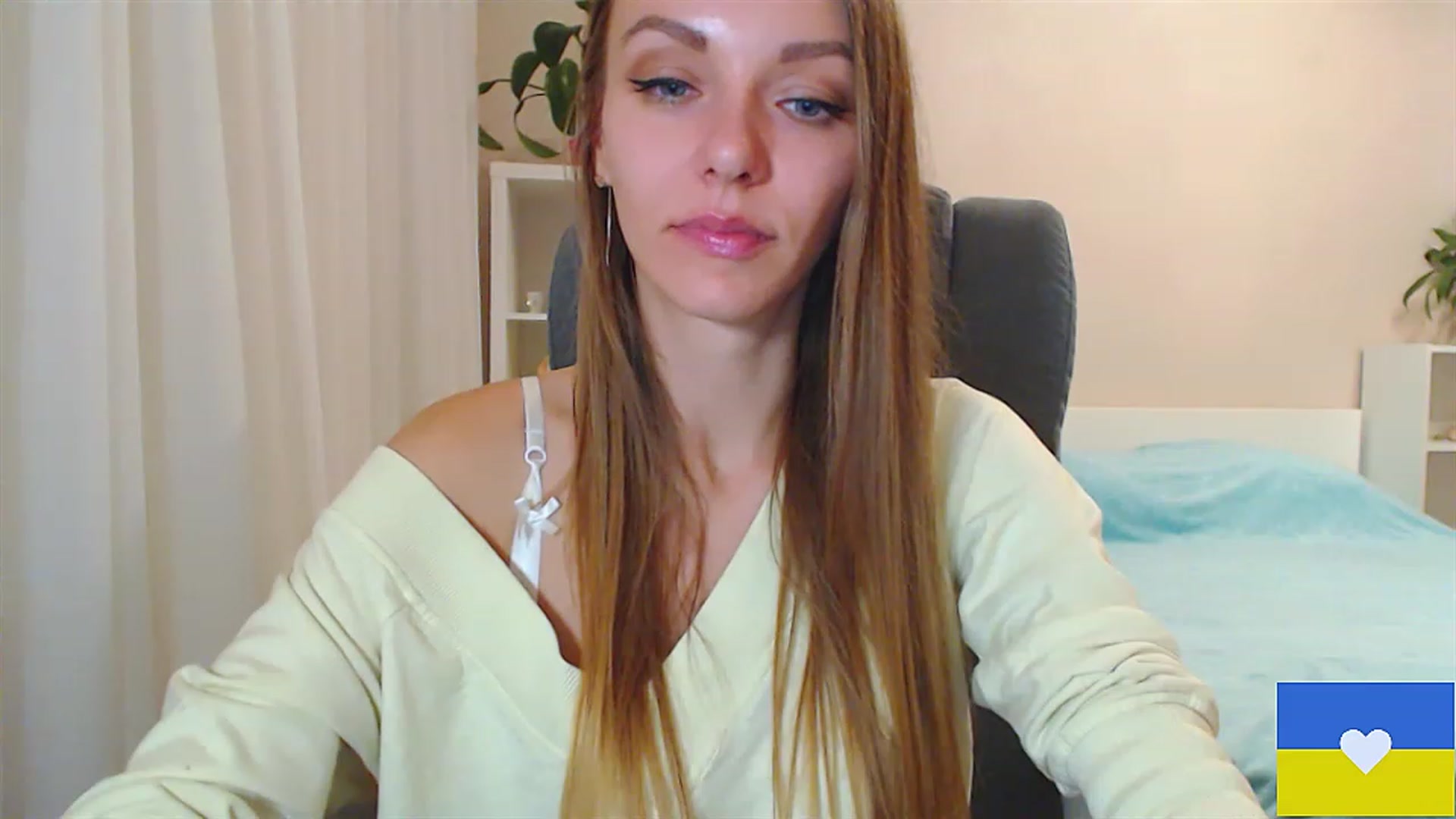 Gallery image thumbnail from Divine_Phenix's myfreecams stream on, 11/20/2022, 17:25 image 11 of 20