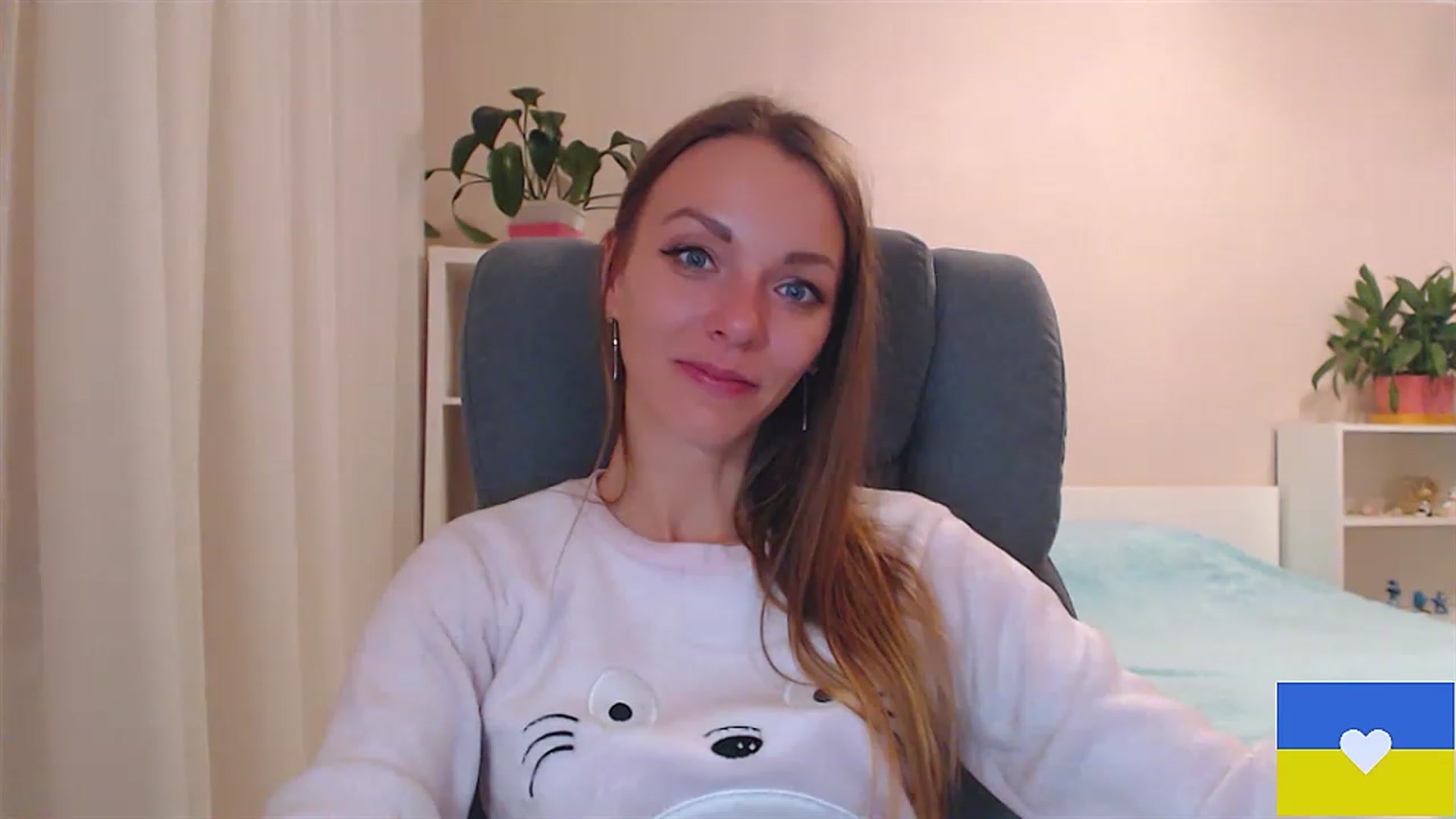 Gallery image thumbnail from Divine_Phenix's myfreecams stream on, 11/22/2022, 20:12 image 5 of 20