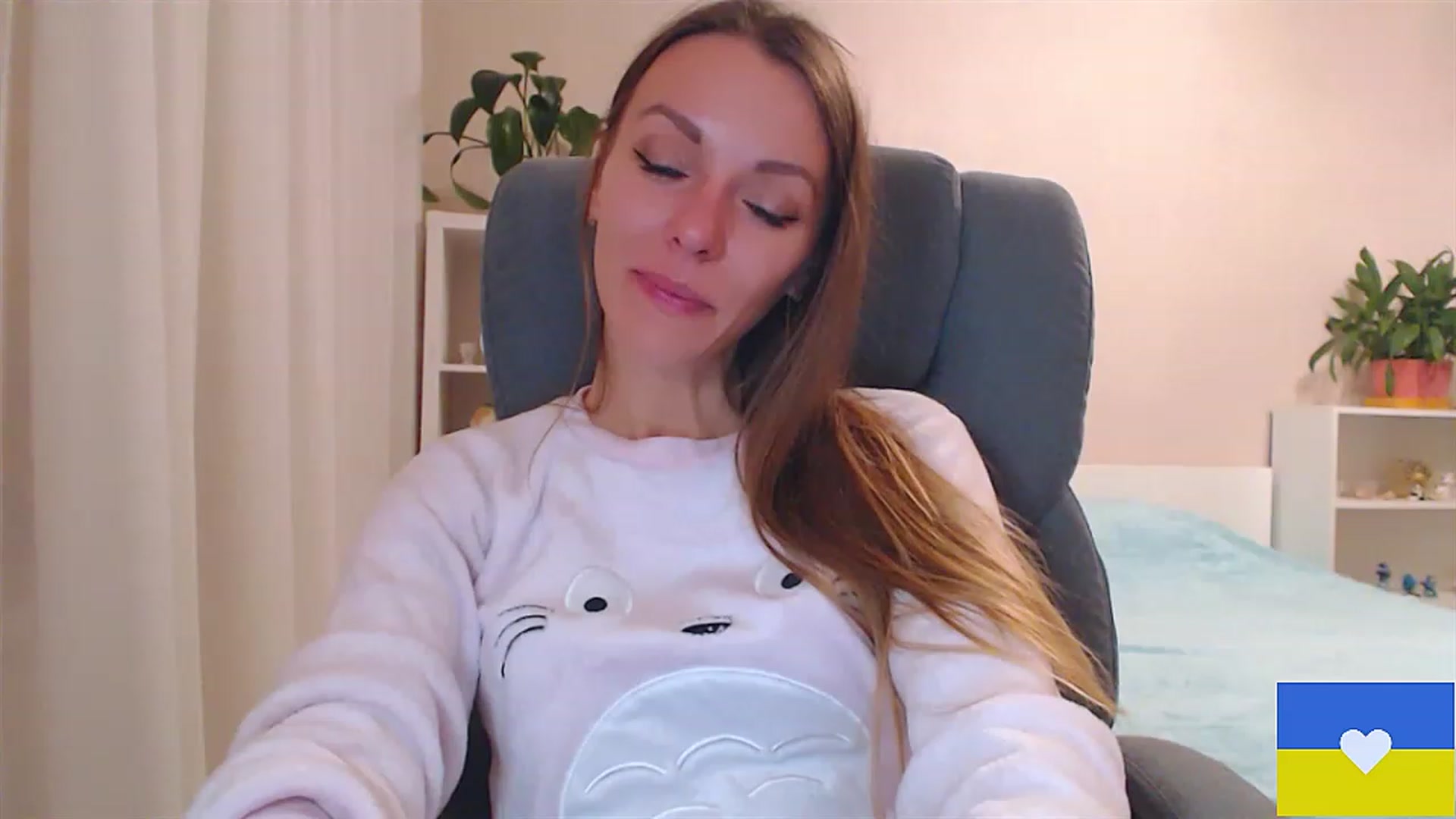 Gallery image thumbnail from Divine_Phenix's myfreecams stream on, 11/22/2022, 20:12 image 3 of 20