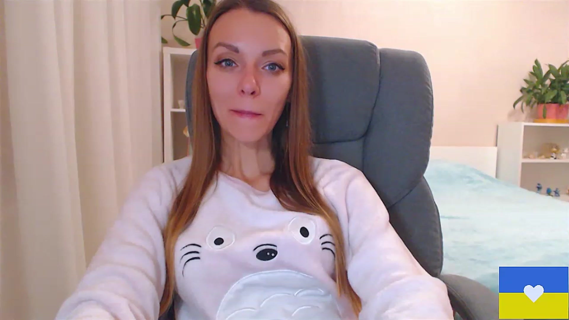 Gallery image thumbnail from Divine_Phenix's myfreecams stream on, 11/22/2022, 20:12 image 19 of 20