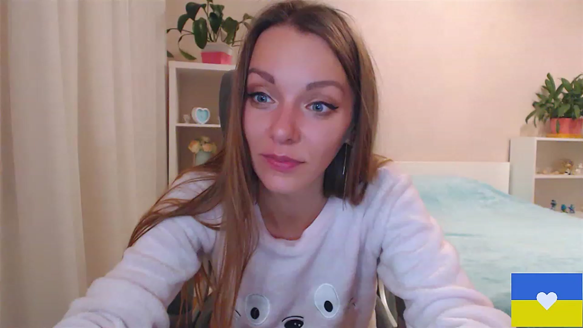 Gallery image thumbnail from Divine_Phenix's myfreecams stream on, 11/22/2022, 20:12 image 1 of 20