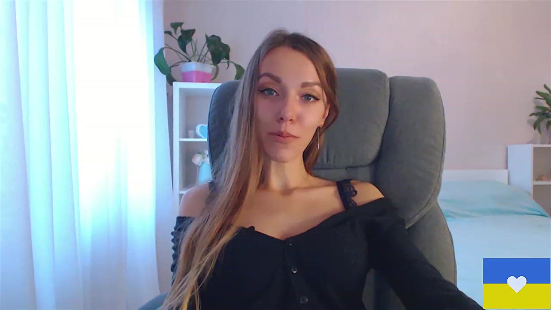 Gallery image thumbnail from Divine_Phenix's myfreecams stream on, 11/29/2022, 12:33 image 10 of 20