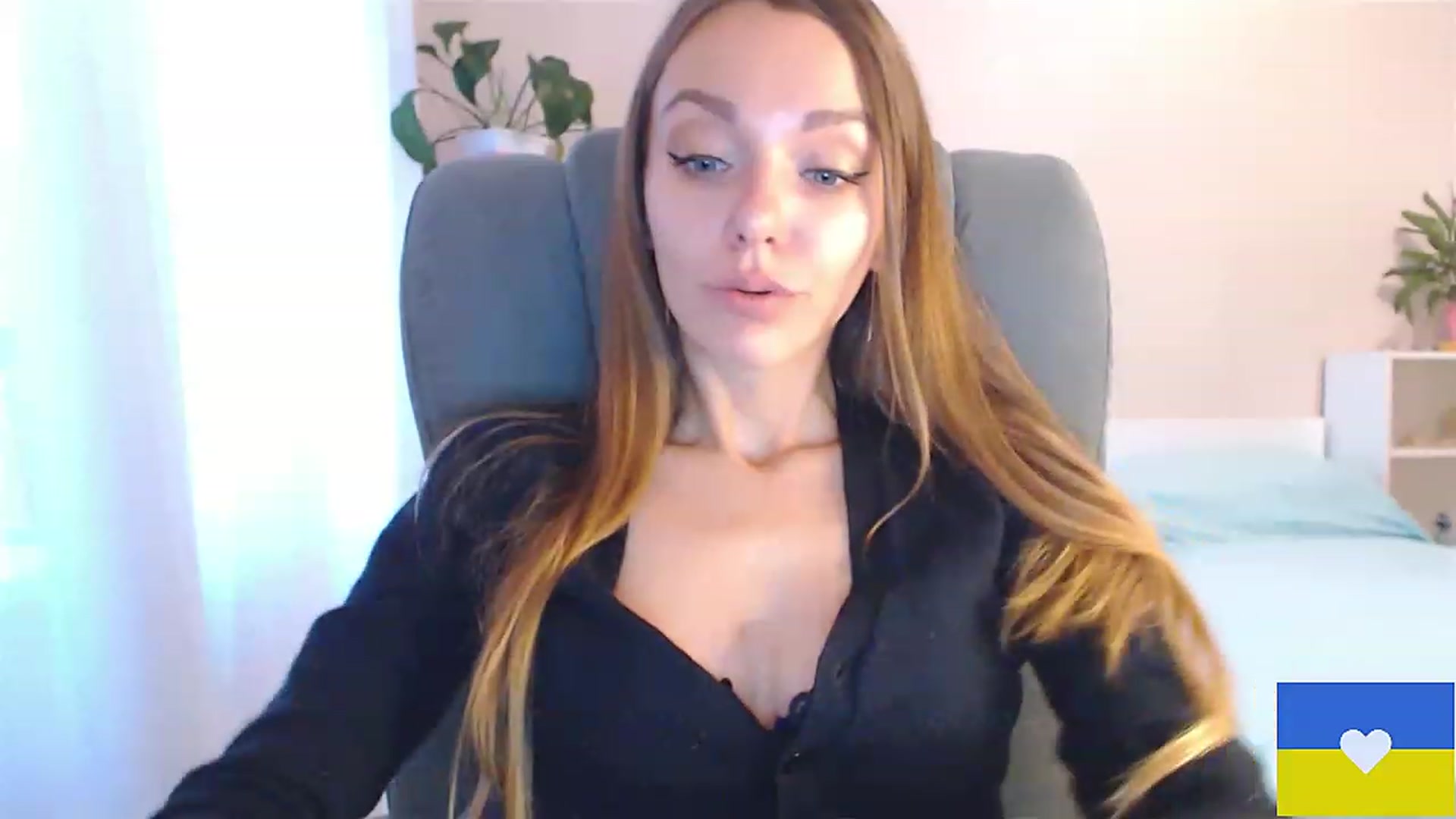Gallery image thumbnail from Divine_Phenix's myfreecams stream on, 11/29/2022, 12:58 image 8 of 20