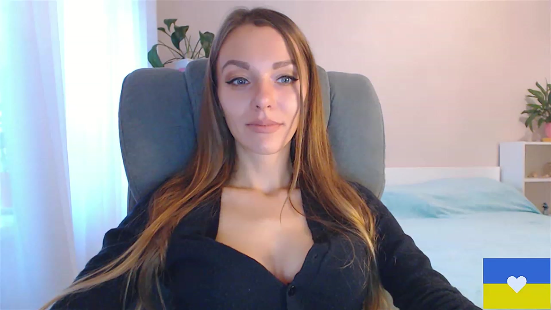 Gallery image thumbnail from Divine_Phenix's myfreecams stream on, 11/29/2022, 12:58 image 6 of 20