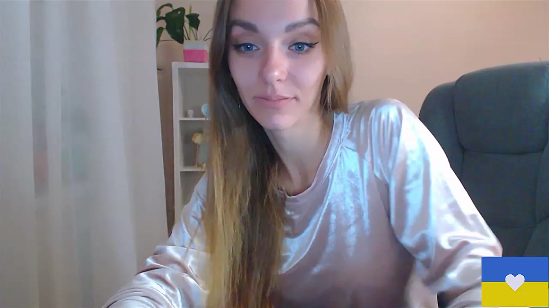 Gallery image thumbnail from Divine_Phenix's myfreecams stream on, 12/01/2022, 16:37 image 4 of 20