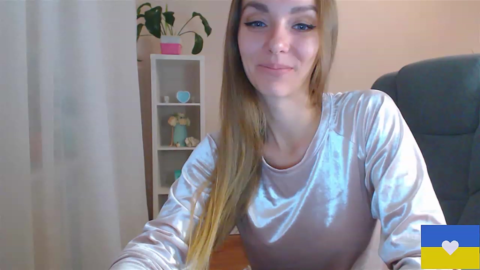 Gallery image thumbnail from Divine_Phenix's myfreecams stream on, 12/01/2022, 16:37 image 5 of 20