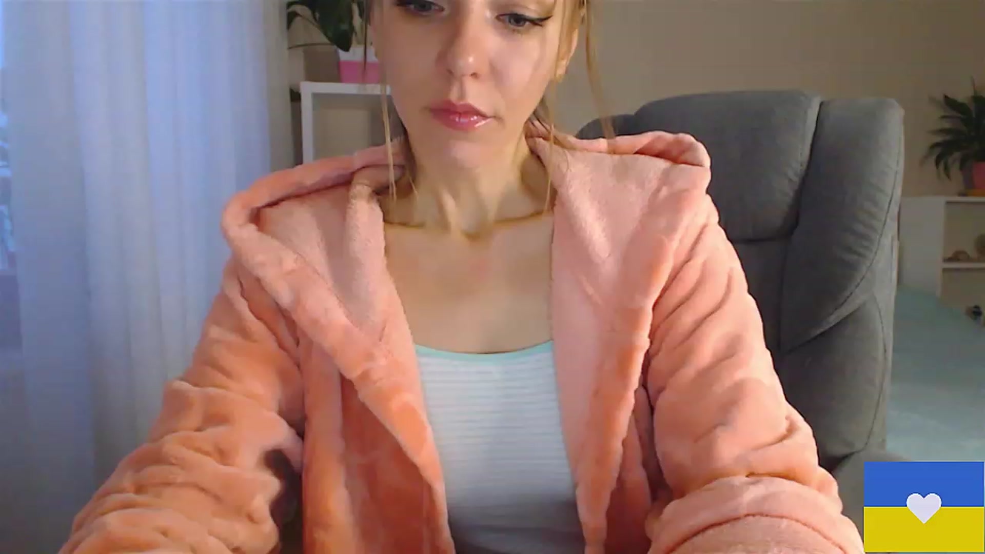 Gallery image thumbnail from Divine_Phenix's myfreecams stream on, 12/03/2022, 14:43 image 14 of 20