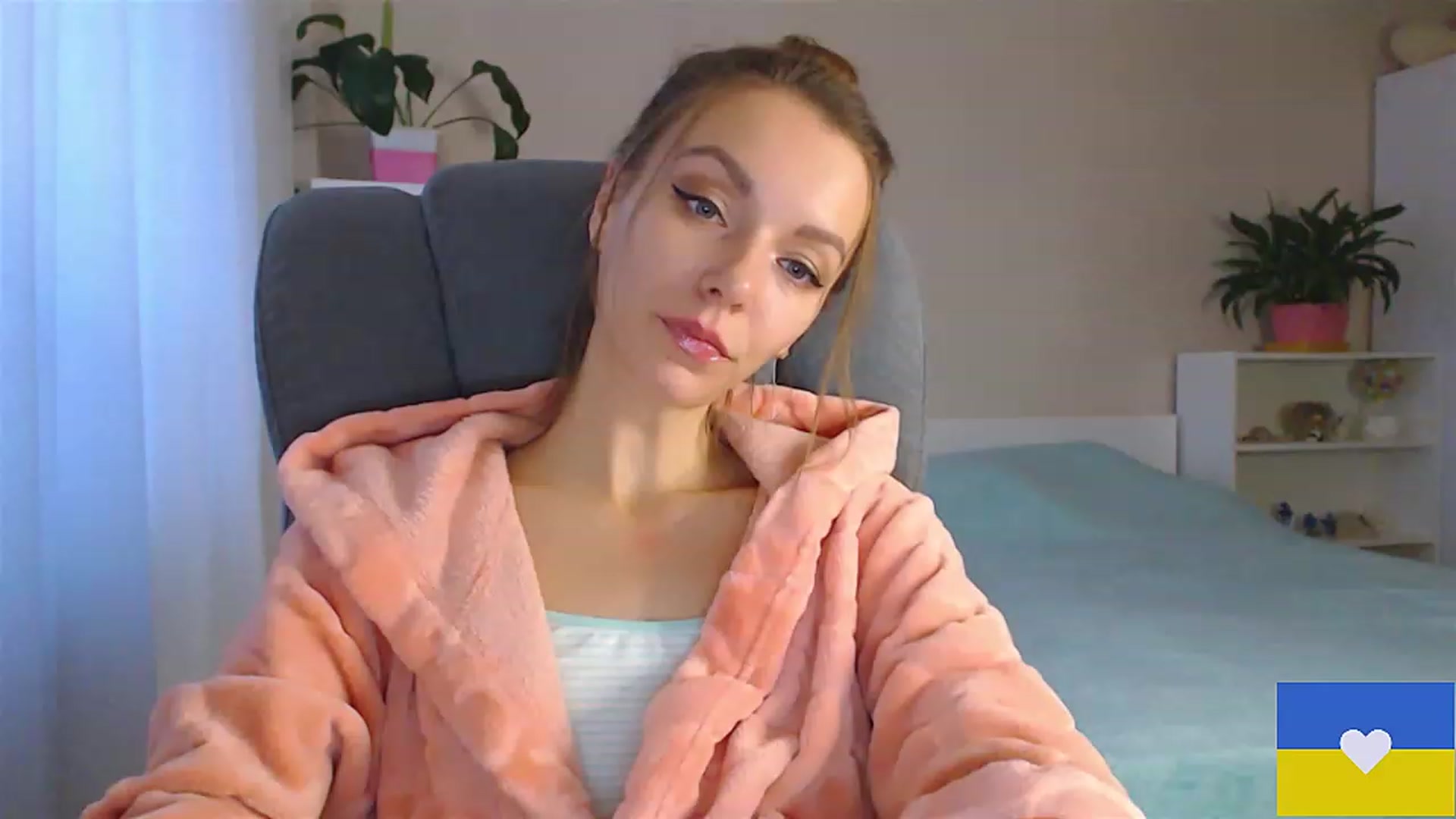 Gallery image thumbnail from Divine_Phenix's myfreecams stream on, 12/03/2022, 14:43 image 12 of 20
