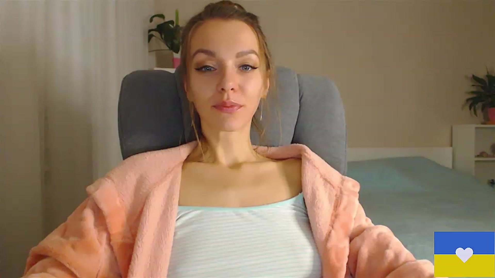 Gallery image thumbnail from Divine_Phenix's myfreecams stream on, 12/03/2022, 15:42 image 19 of 20