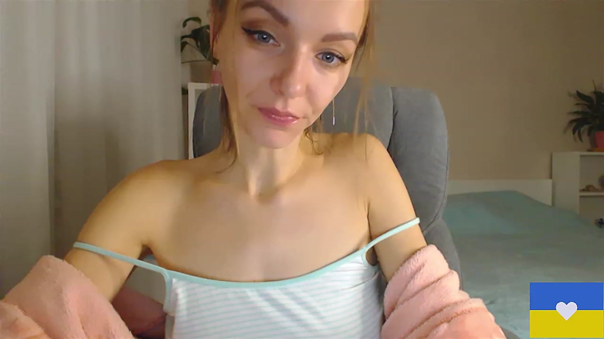 Gallery image thumbnail from Divine_Phenix's myfreecams stream on, 12/03/2022, 15:42 image 17 of 20