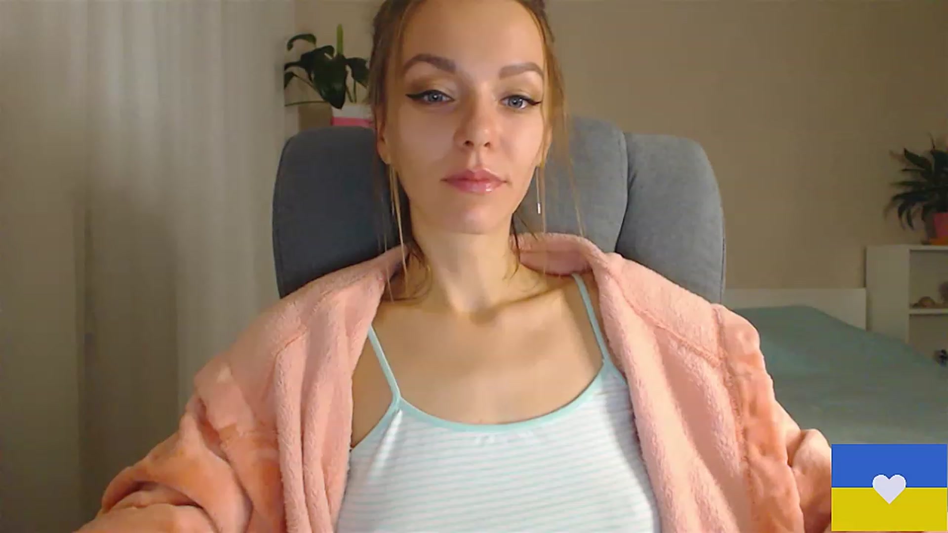 Gallery image thumbnail from Divine_Phenix's myfreecams stream on, 12/03/2022, 15:42 image 11 of 20