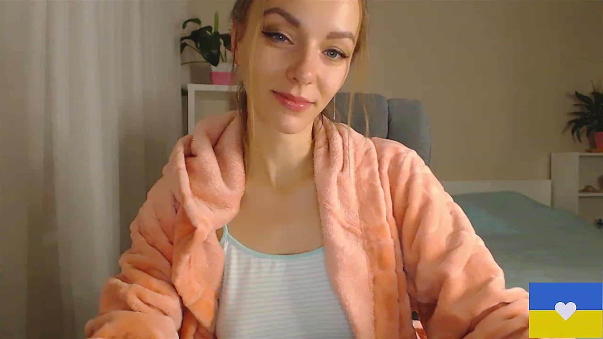 Gallery image thumbnail from Divine_Phenix's myfreecams stream on, 12/03/2022, 15:42 image 2 of 20