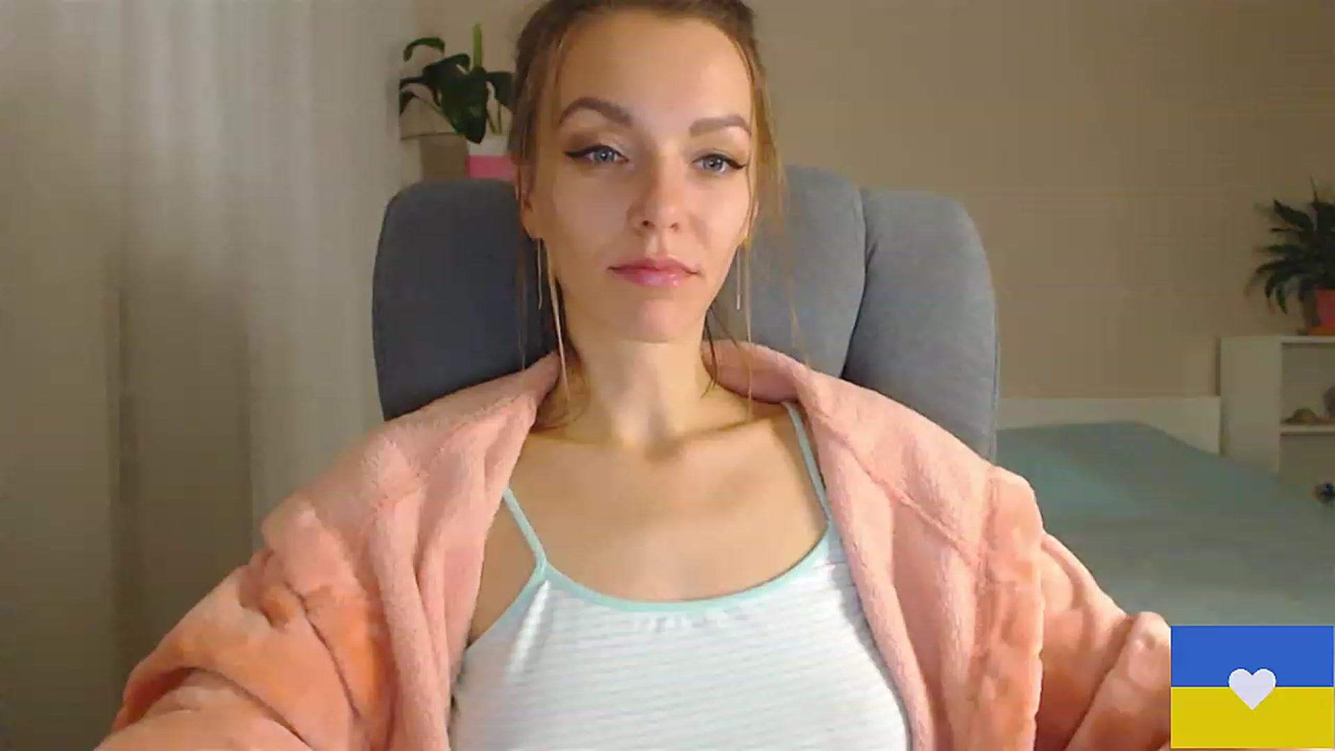 Gallery image thumbnail from Divine_Phenix's myfreecams stream on, 12/03/2022, 15:42 image 14 of 20
