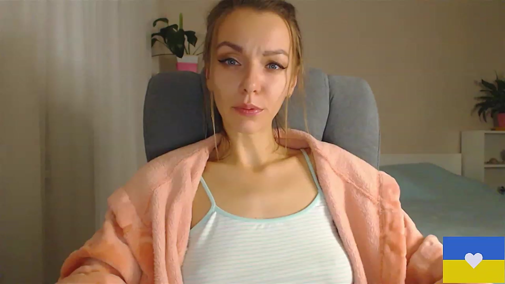 Gallery image thumbnail from Divine_Phenix's myfreecams stream on, 12/03/2022, 15:42 image 12 of 20