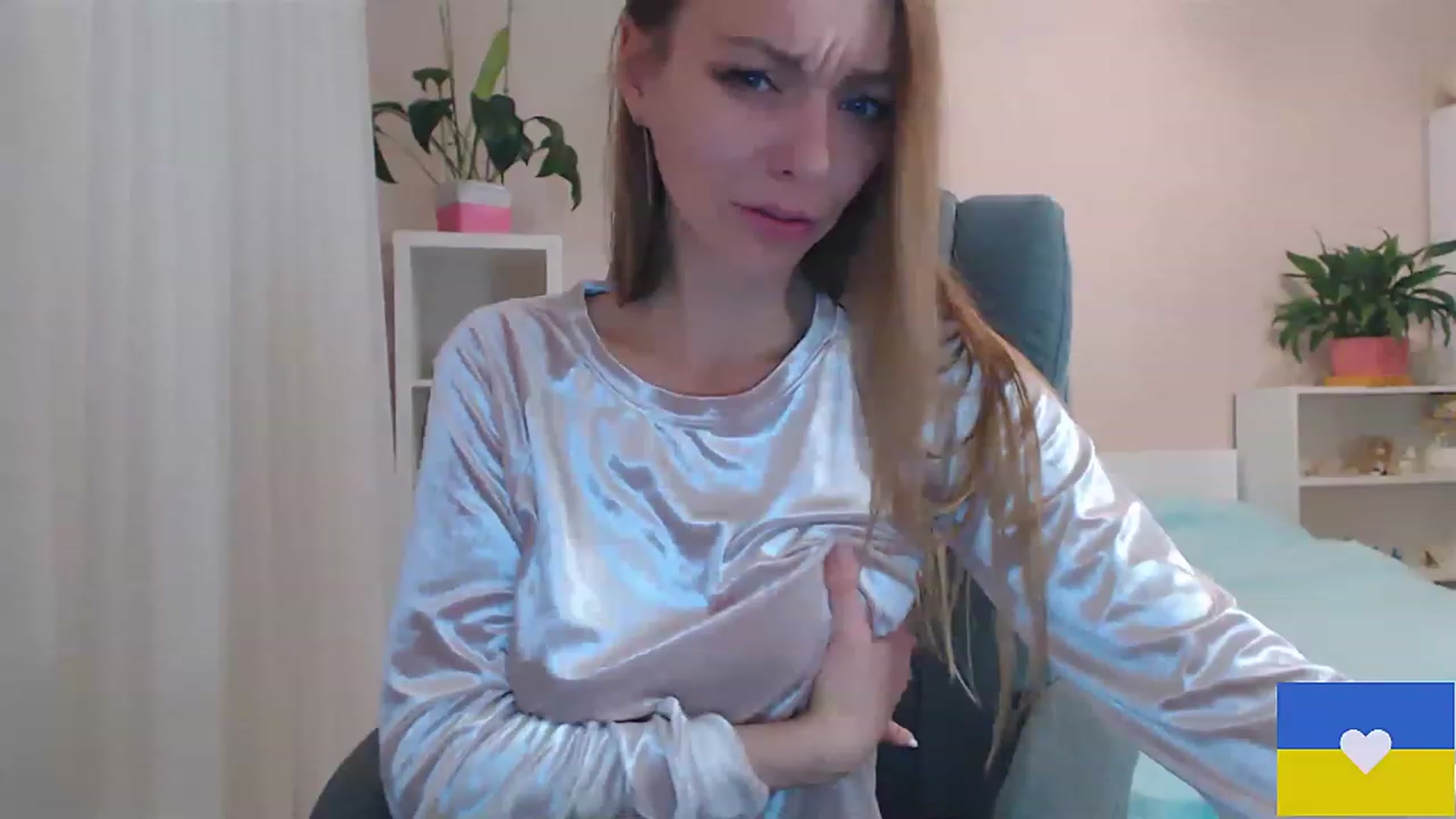 Gallery image thumbnail from Divine_Phenix's myfreecams stream on, 12/09/2022, 19:42 image 2 of 20
