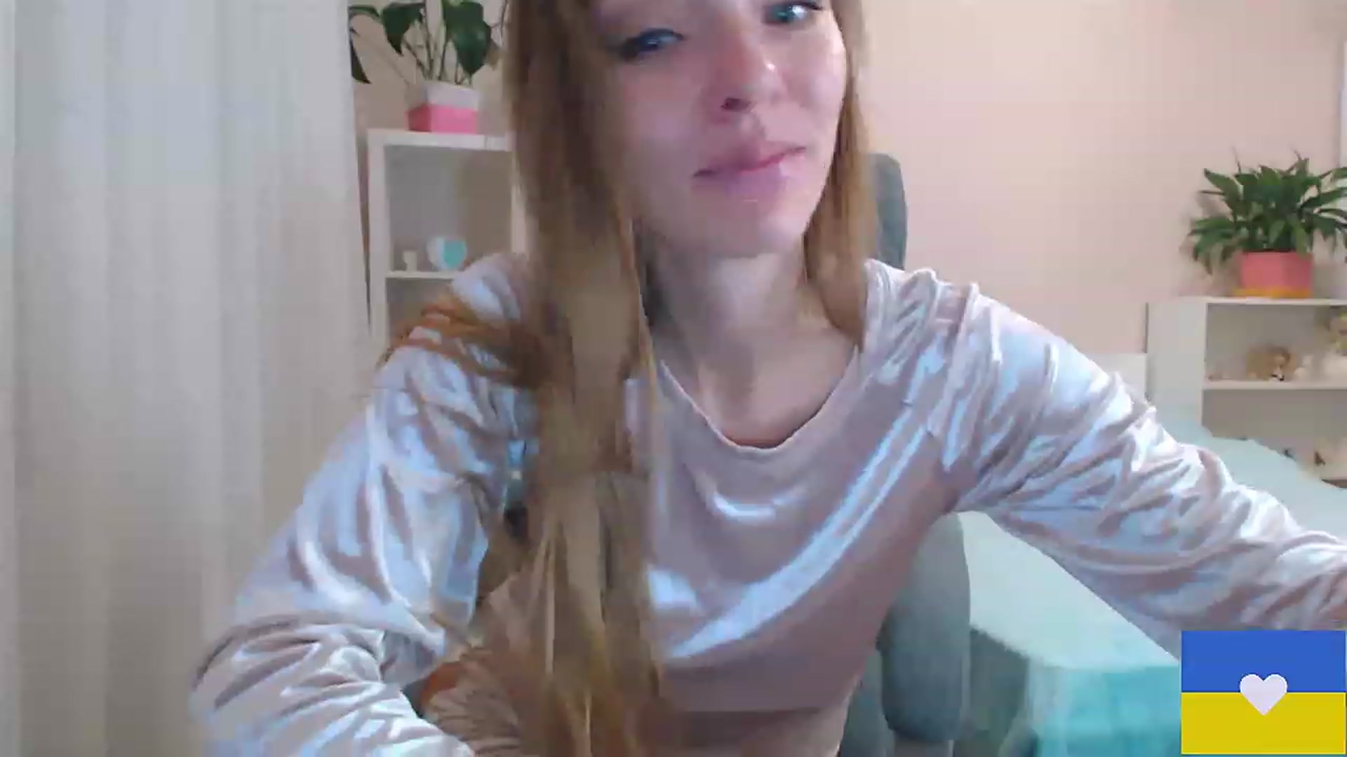 Gallery image thumbnail from Divine_Phenix's myfreecams stream on, 12/09/2022, 19:42 image 13 of 20