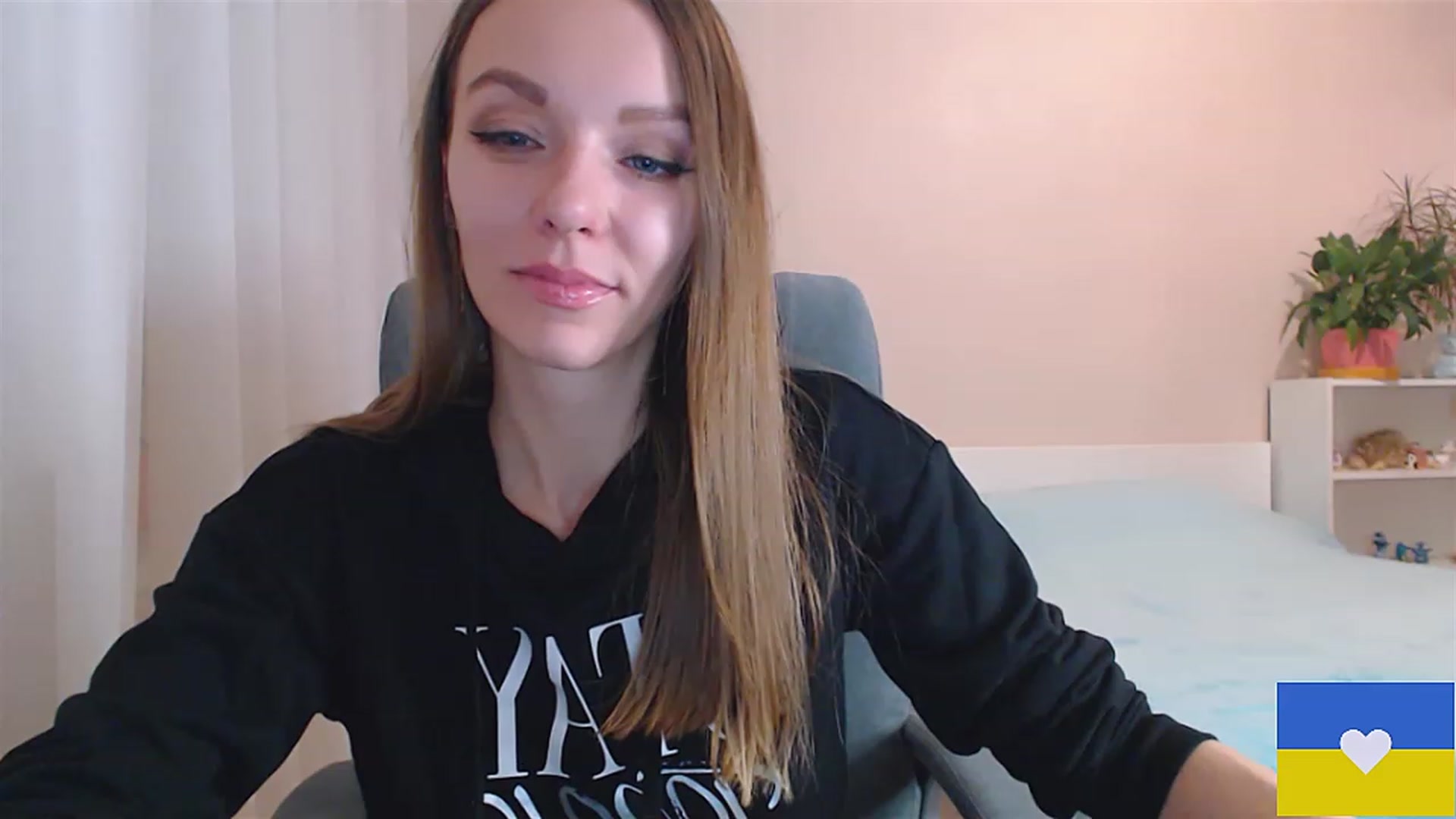Gallery image thumbnail from Divine_Phenix's myfreecams stream on, 01/09/2023, 16:09 image 10 of 20