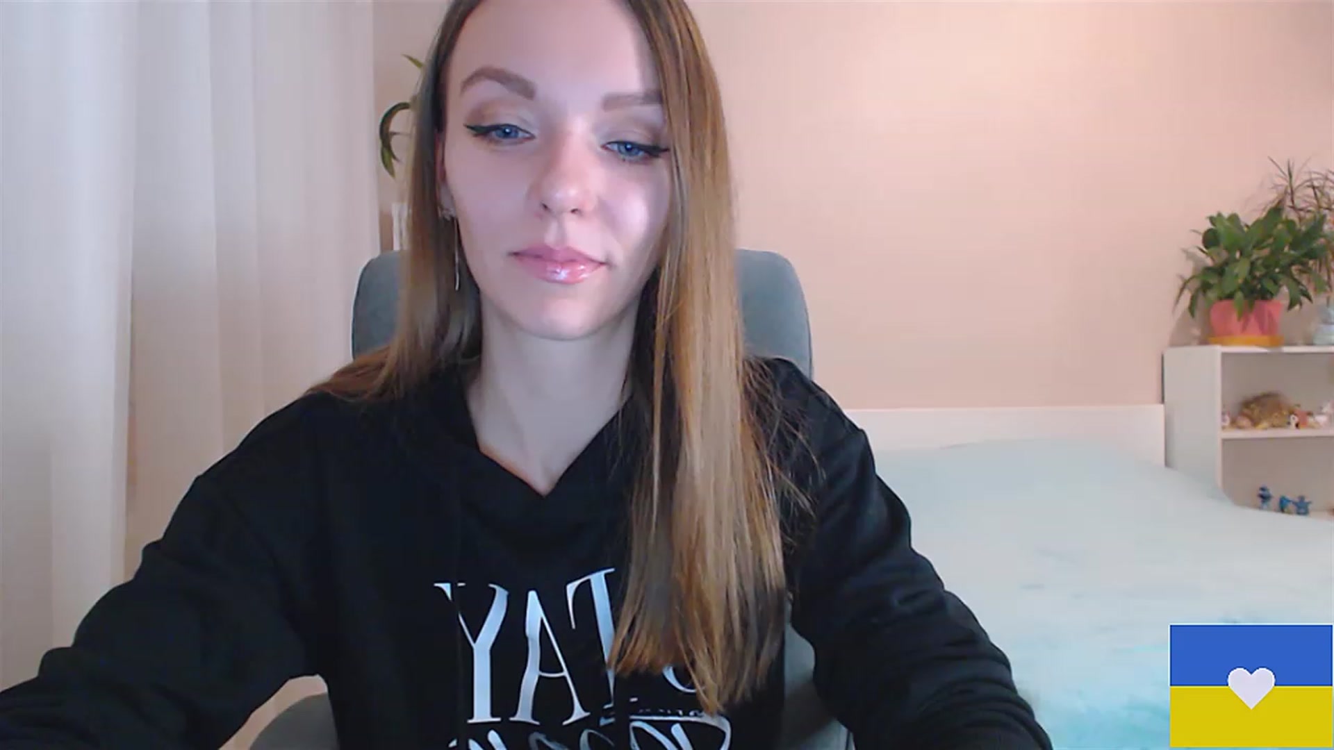 Gallery image thumbnail from Divine_Phenix's myfreecams stream on, 01/09/2023, 16:09 image 12 of 20