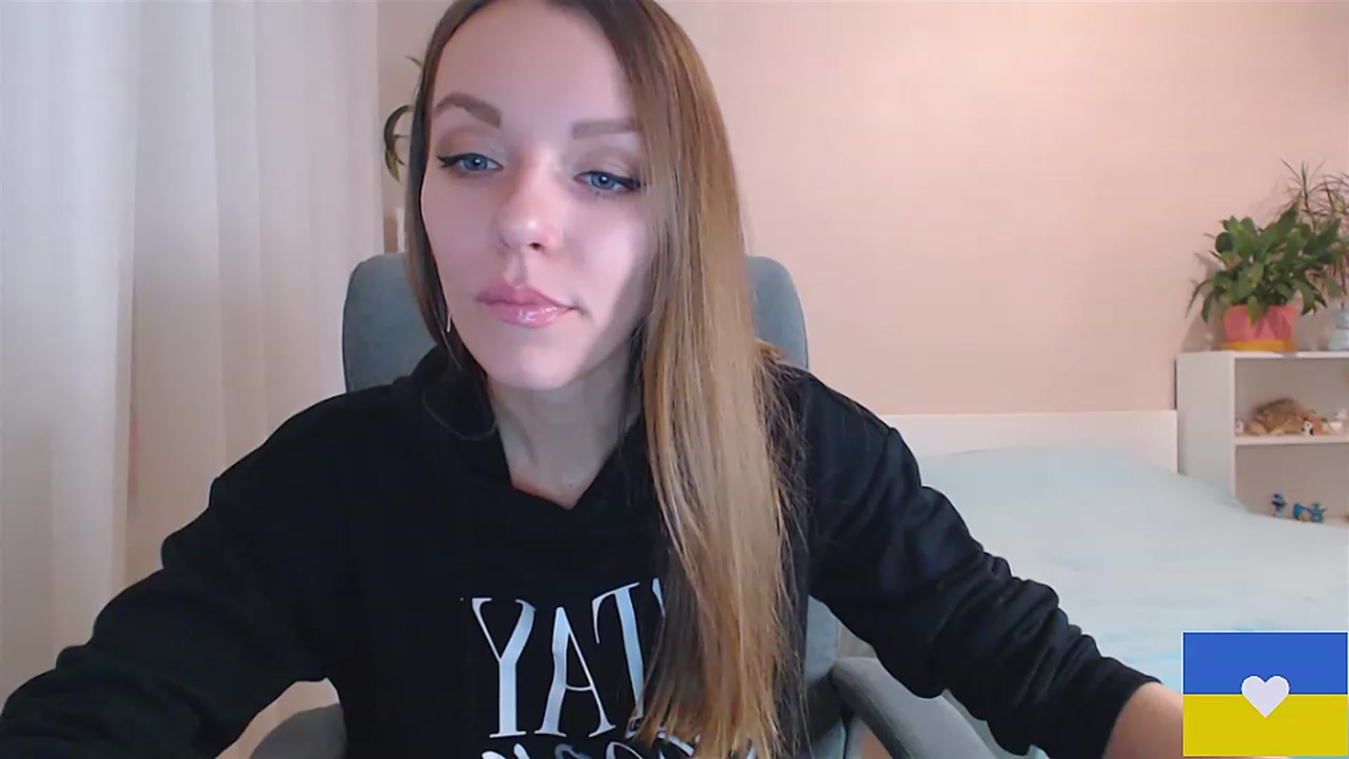 Gallery image thumbnail from Divine_Phenix's myfreecams stream on, 01/09/2023, 16:09 image 1 of 20