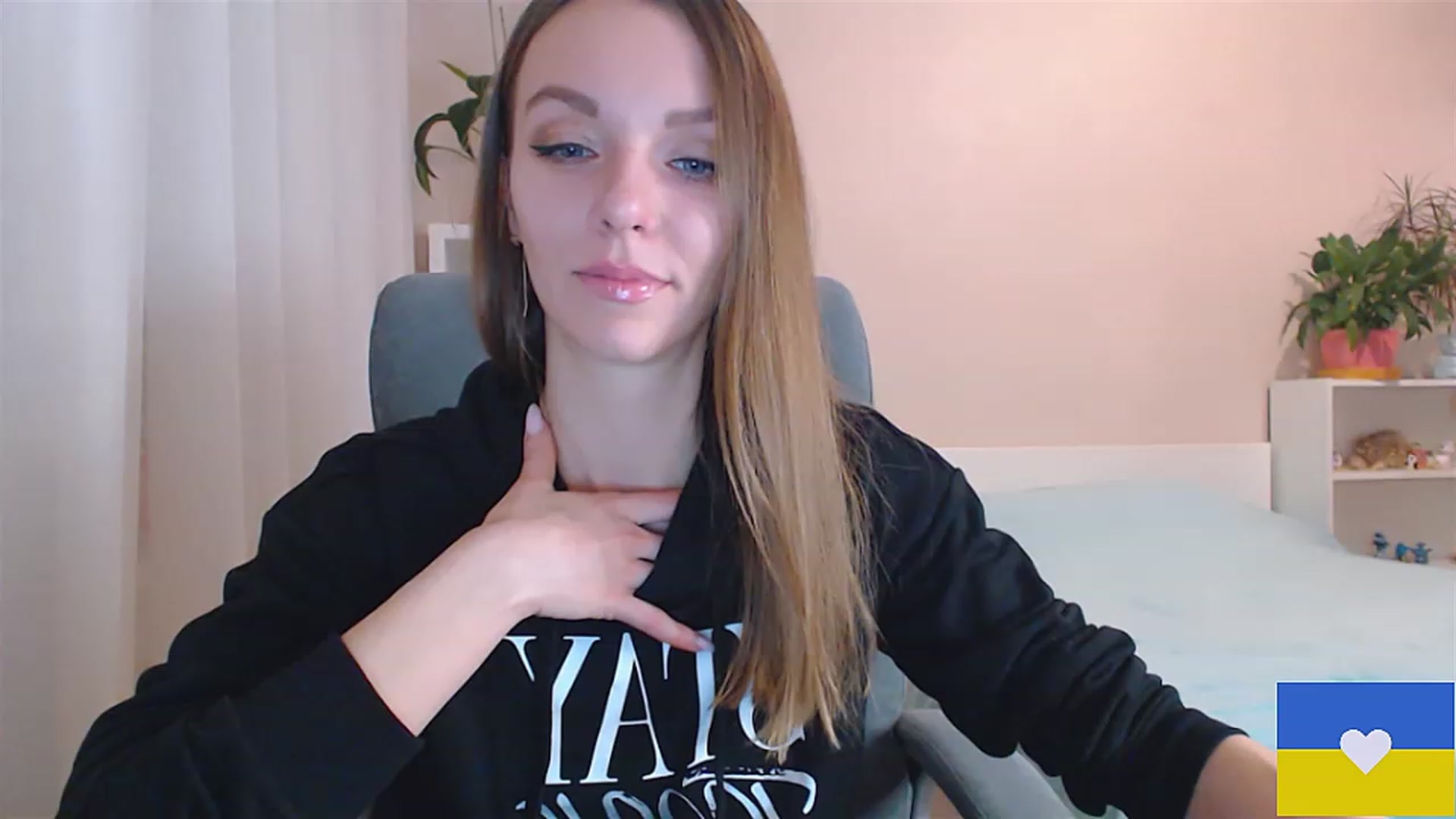Gallery image thumbnail from Divine_Phenix's myfreecams stream on, 01/09/2023, 16:09 image 4 of 20