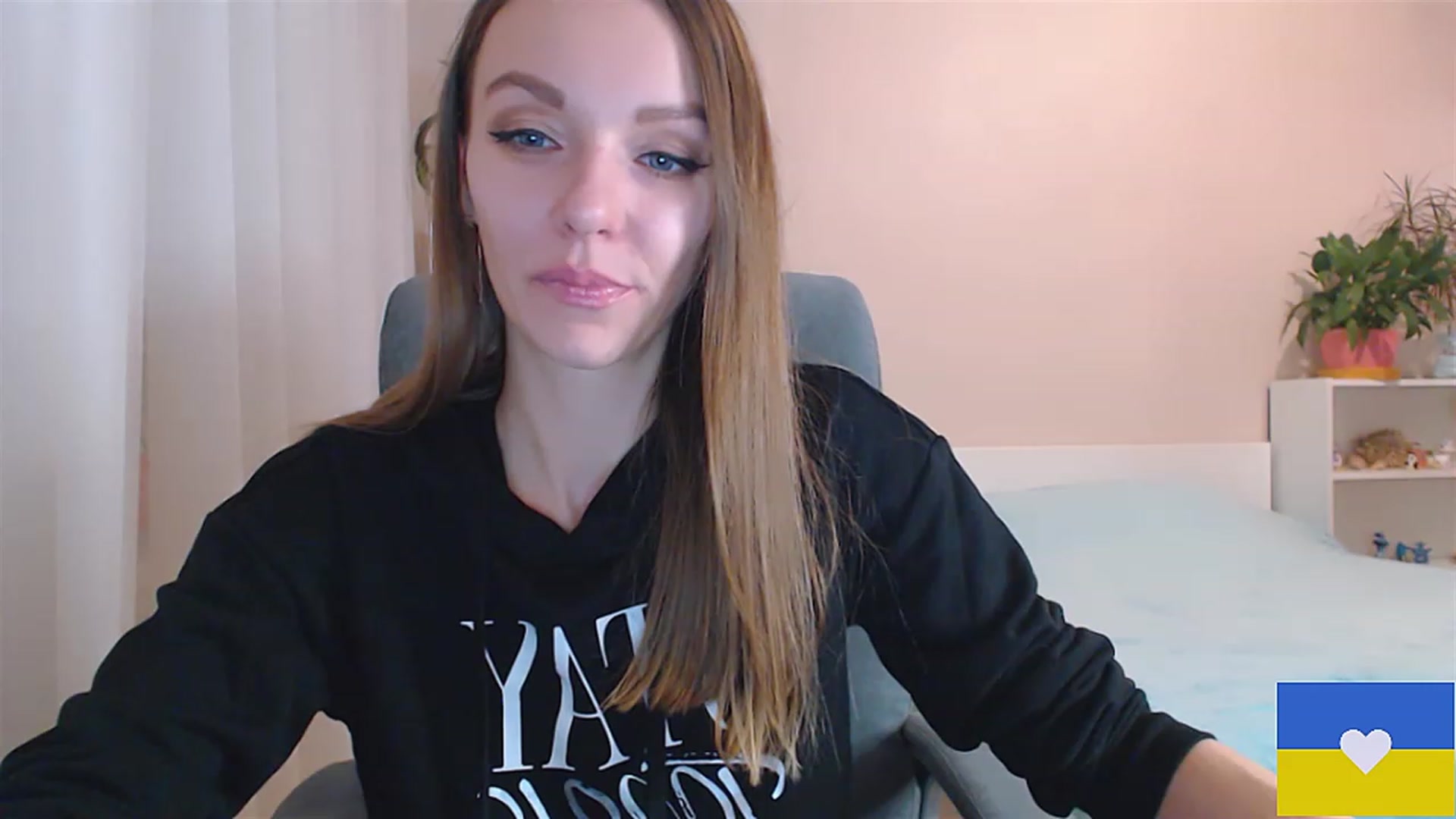 Gallery image thumbnail from Divine_Phenix's myfreecams stream on, 01/09/2023, 16:09 image 9 of 20