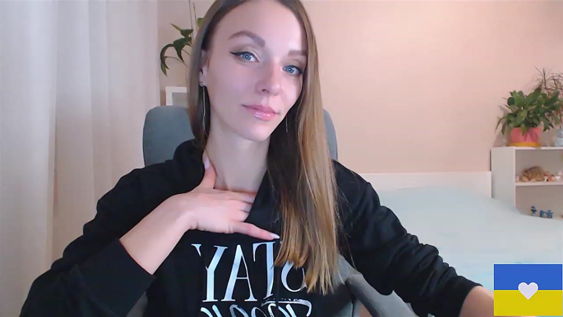 Gallery image thumbnail from Divine_Phenix's myfreecams stream on, 01/09/2023, 16:09 image 3 of 20