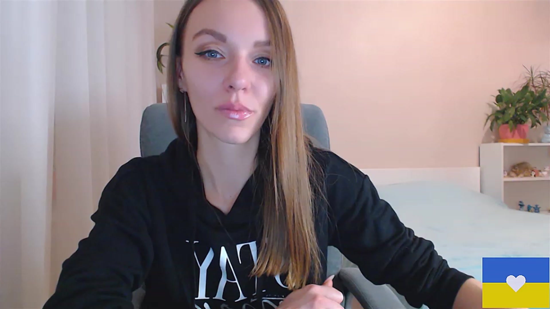 Gallery image thumbnail from Divine_Phenix's myfreecams stream on, 01/09/2023, 16:09 image 6 of 20