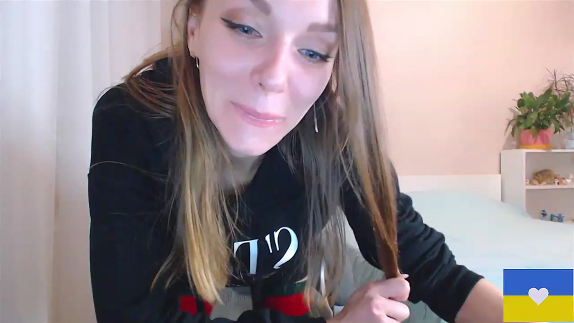 Gallery image thumbnail from Divine_Phenix's myfreecams stream on, 01/09/2023, 16:09 image 19 of 20
