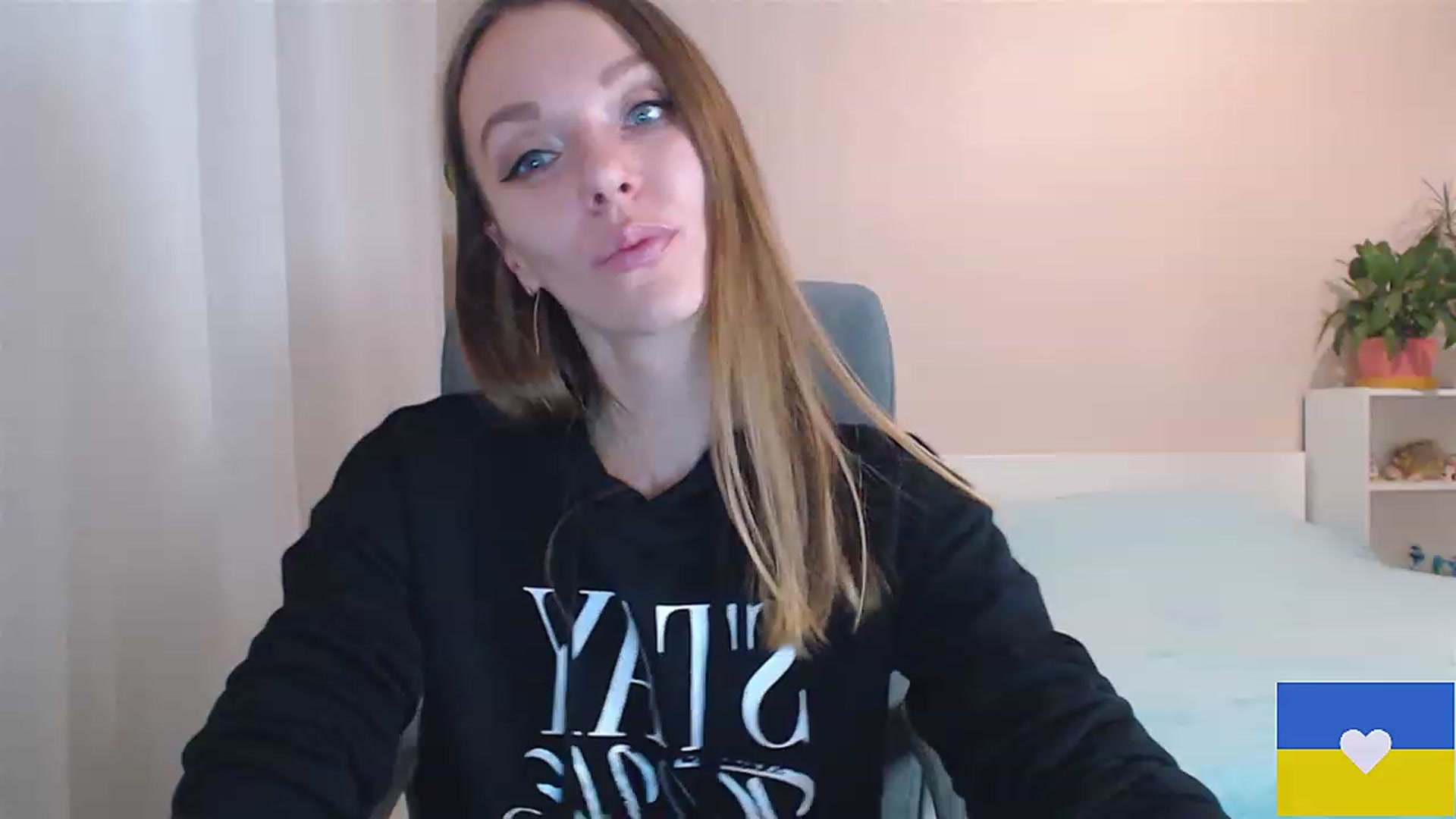 Gallery image thumbnail from Divine_Phenix's myfreecams stream on, 01/09/2023, 18:34 image 16 of 20