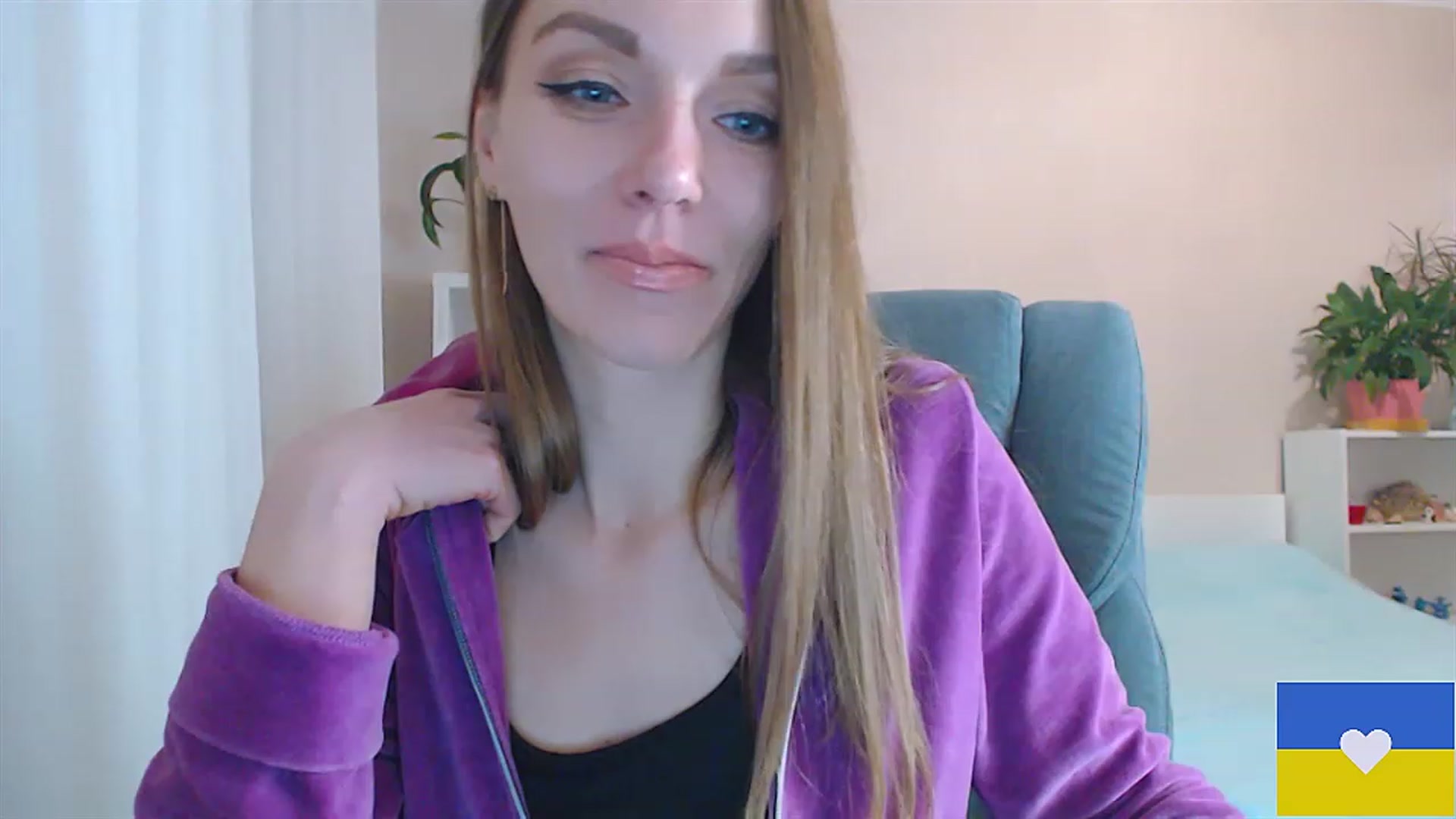 Gallery image thumbnail from Divine_Phenix's myfreecams stream on, 01/15/2023, 18:09 image 15 of 20
