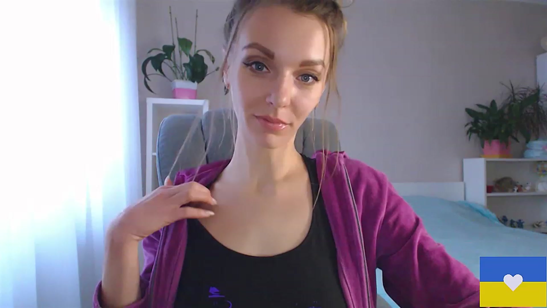 Gallery image thumbnail from Divine_Phenix's myfreecams stream on, 02/01/2023, 14:08 image 15 of 20