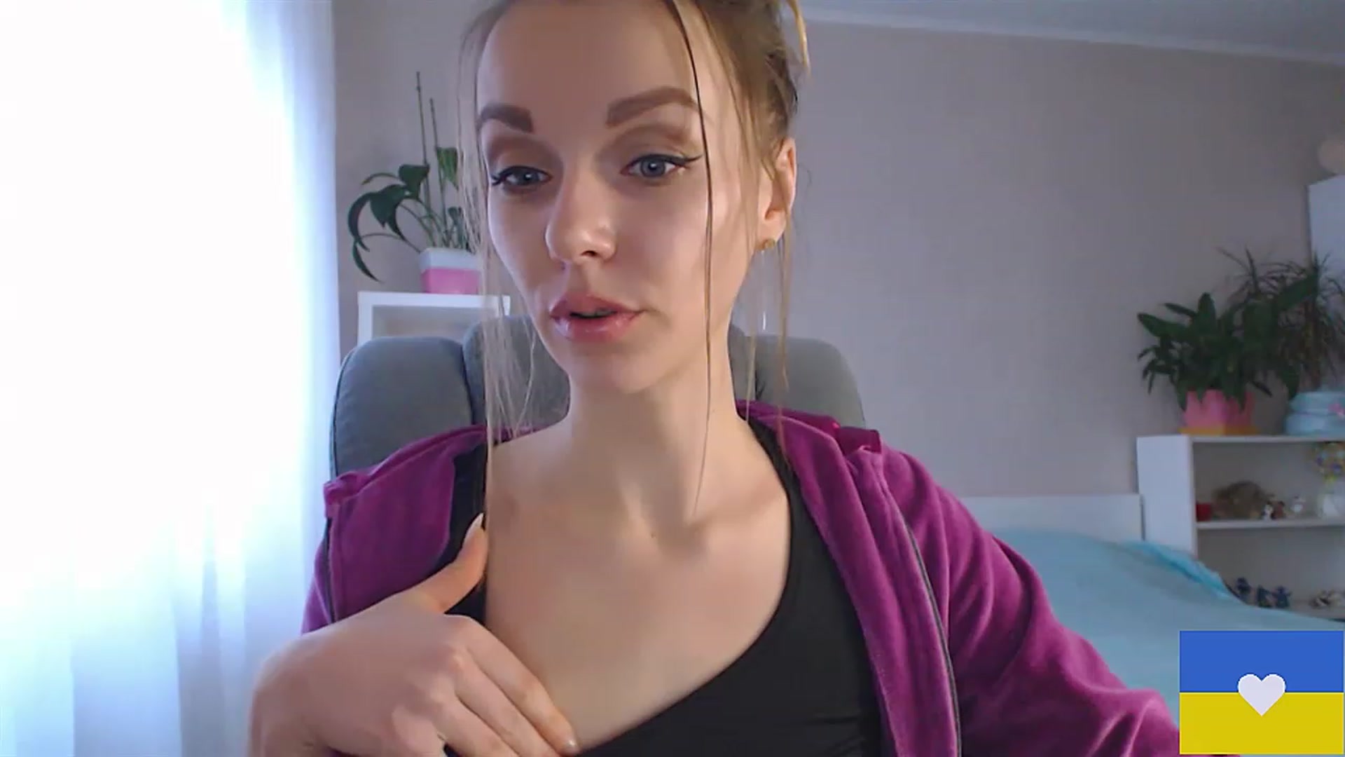 Gallery image thumbnail from Divine_Phenix's myfreecams stream on, 02/01/2023, 14:08 image 12 of 20