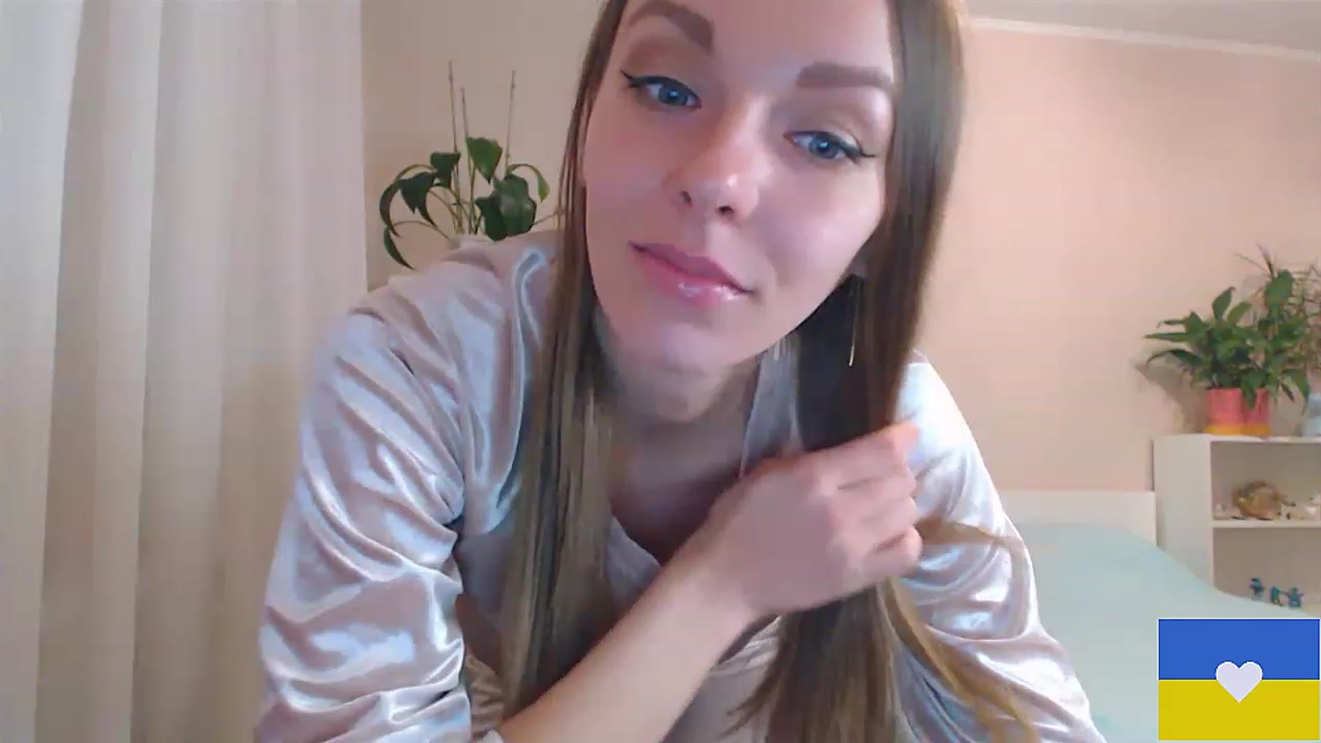 Gallery image thumbnail from Divine_Phenix's myfreecams stream on, 02/11/2023, 20:50 image 17 of 20