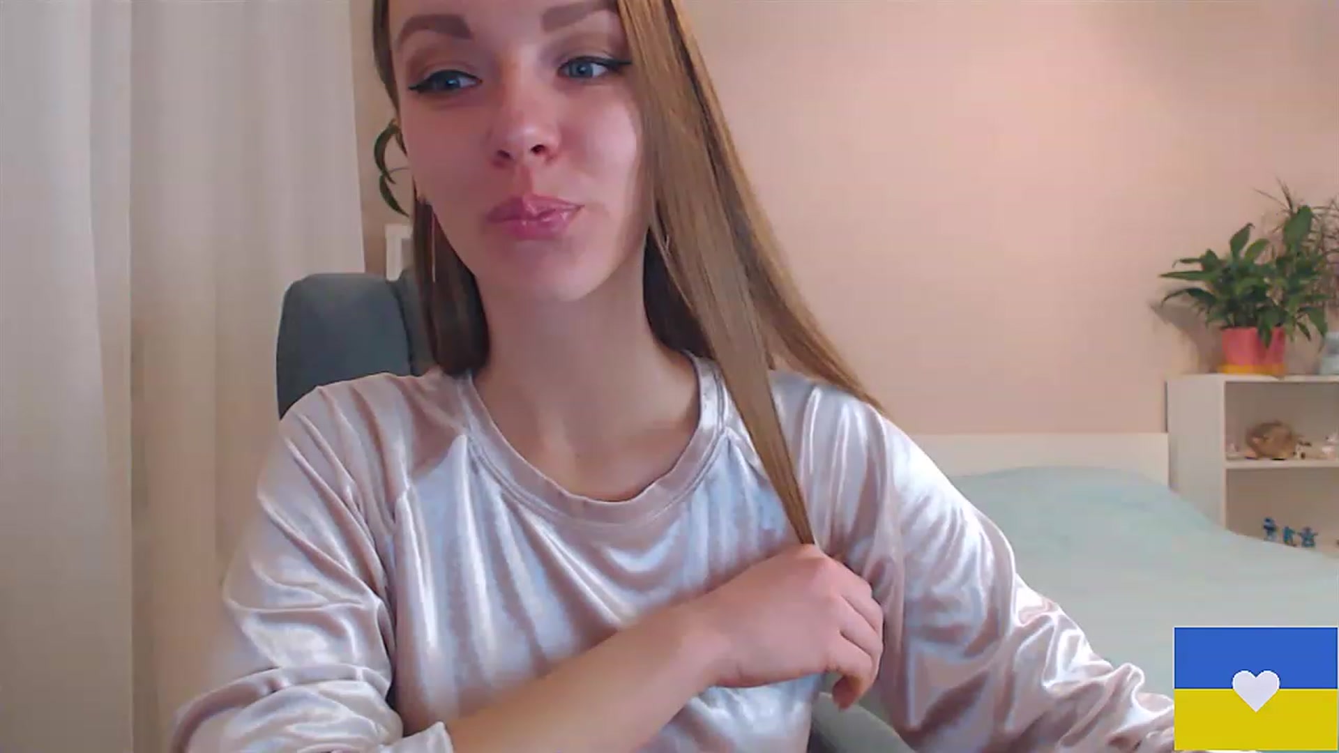 Gallery image thumbnail from Divine_Phenix's myfreecams stream on, 02/11/2023, 20:50 image 2 of 20