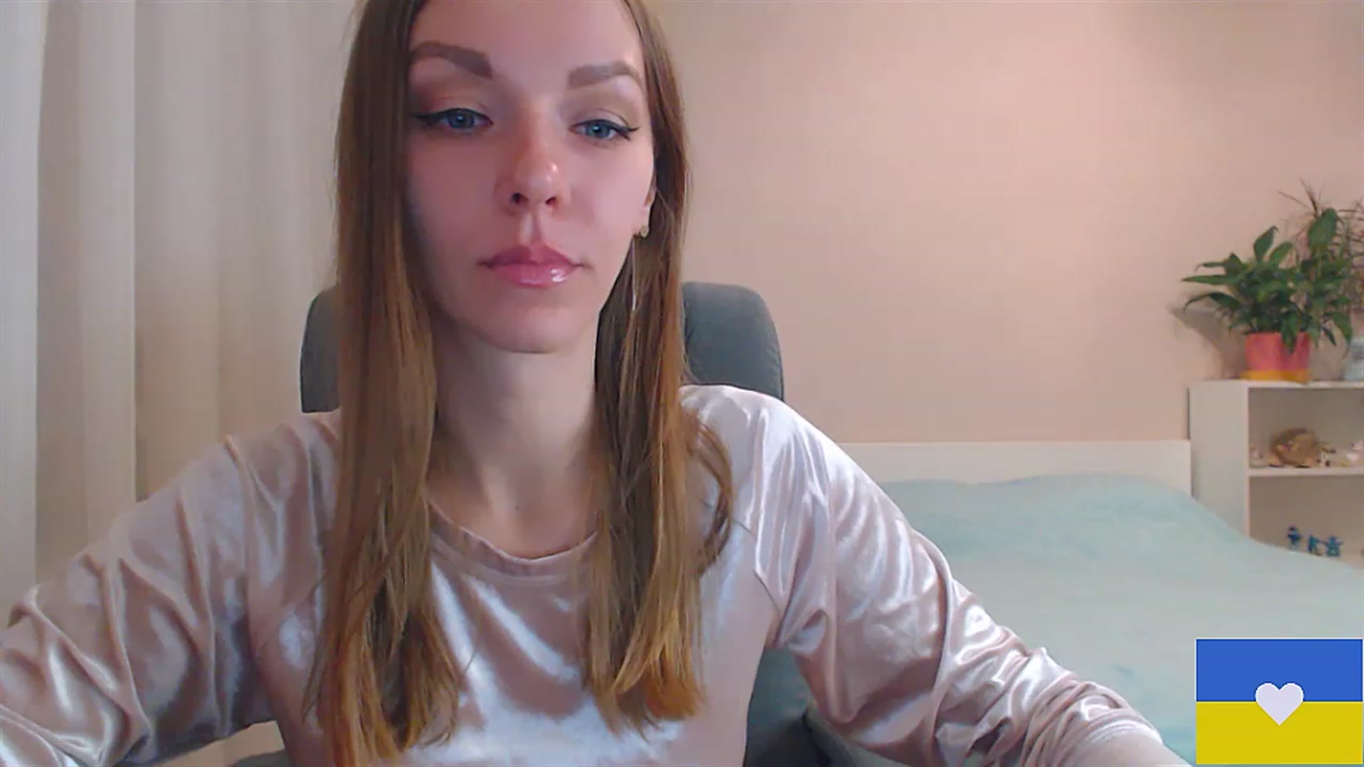 Gallery image thumbnail from Divine_Phenix's myfreecams stream on, 02/11/2023, 20:50 image 6 of 20
