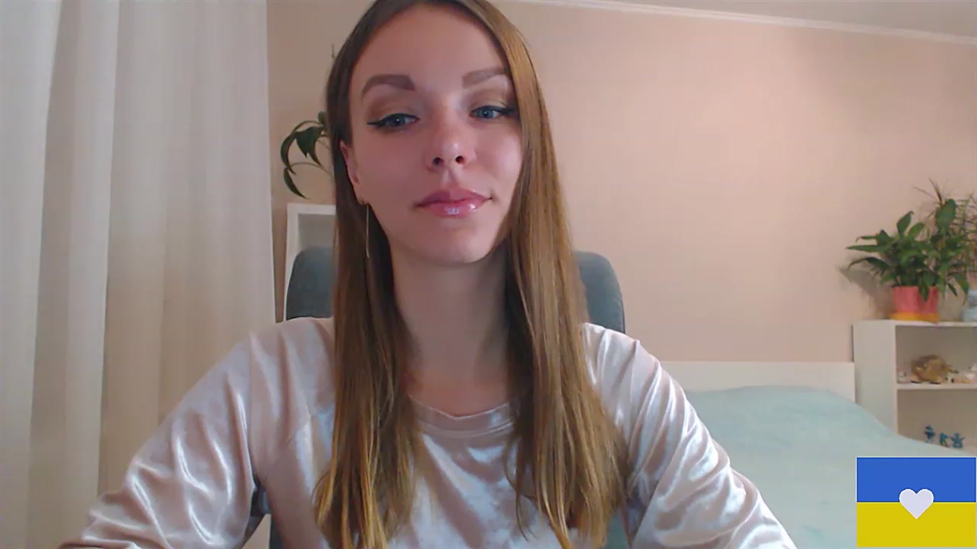 Gallery image thumbnail from Divine_Phenix's myfreecams stream on, 02/11/2023, 20:50 image 16 of 20
