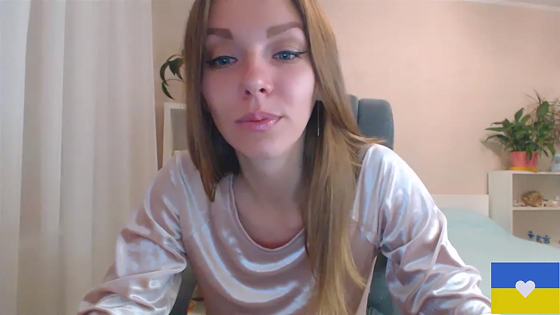 Gallery image thumbnail from Divine_Phenix's myfreecams stream on, 02/11/2023, 20:50 image 19 of 20