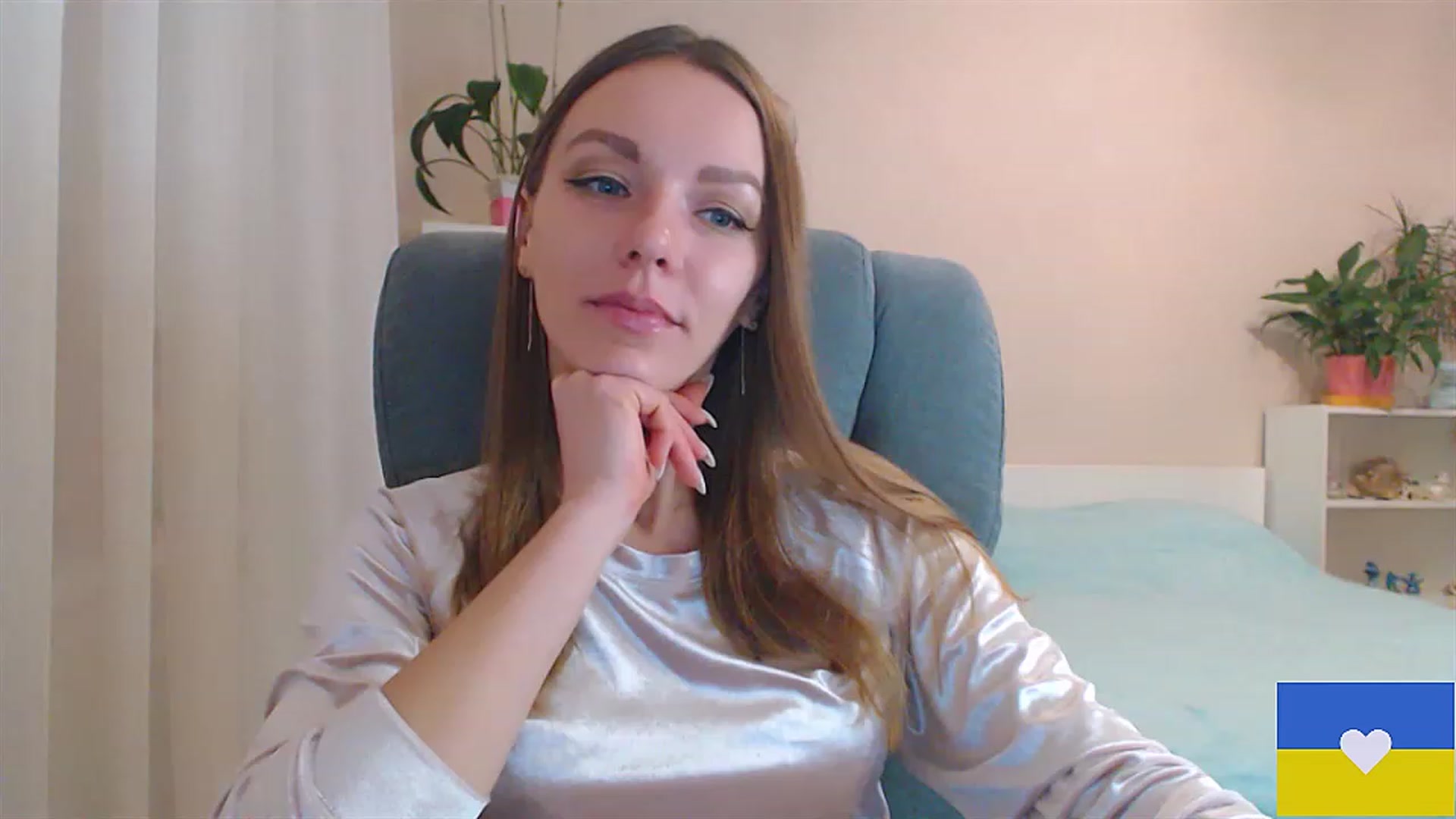 Gallery image thumbnail from Divine_Phenix's myfreecams stream on, 02/11/2023, 21:45 image 1 of 20