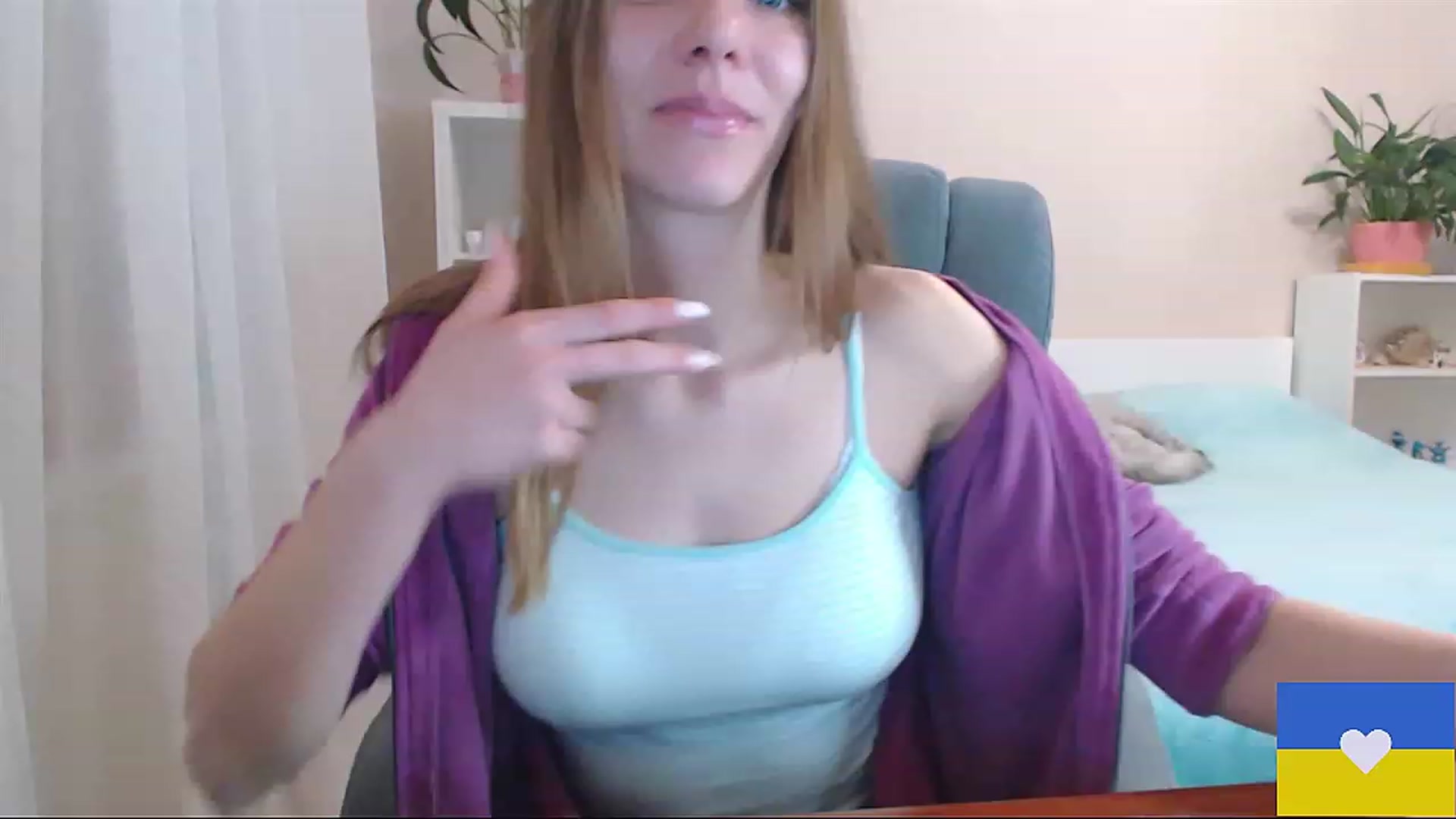 Gallery image thumbnail from Divine_Phenix's myfreecams stream on, 02/19/2023, 21:32 image 15 of 20